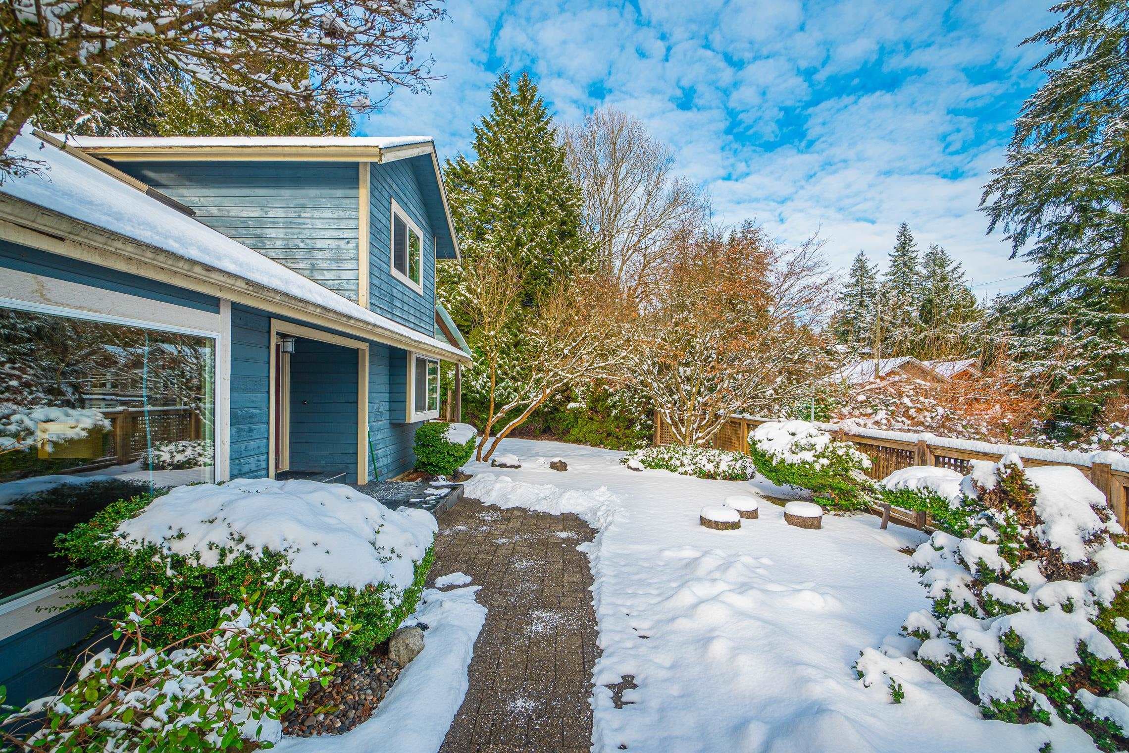 1936 Clarke Street, Port Moody, V3H 1X9 — photo 4