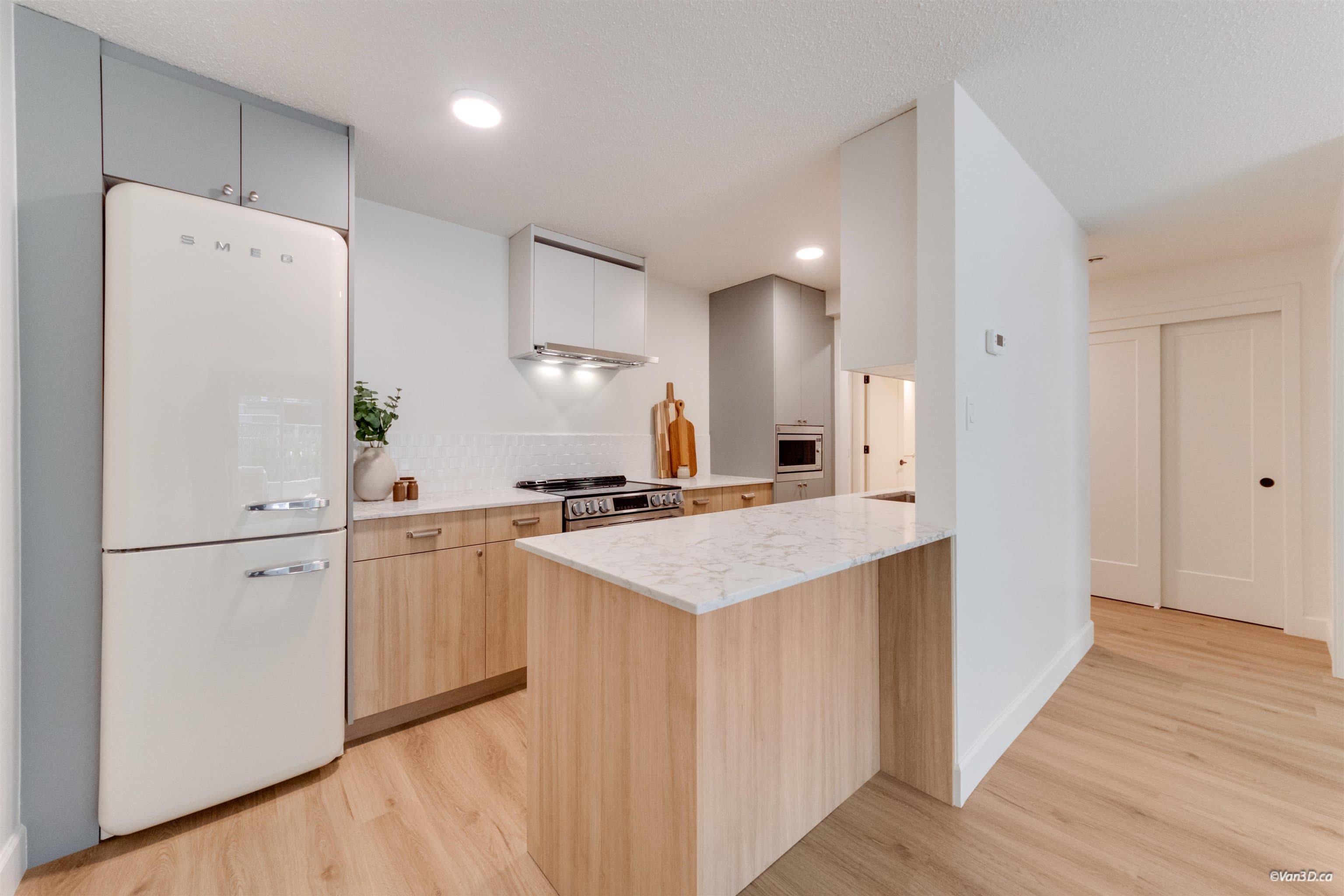 102 - 270 W 3rd Street, North Vancouver, V7M 1G1 — photo 1