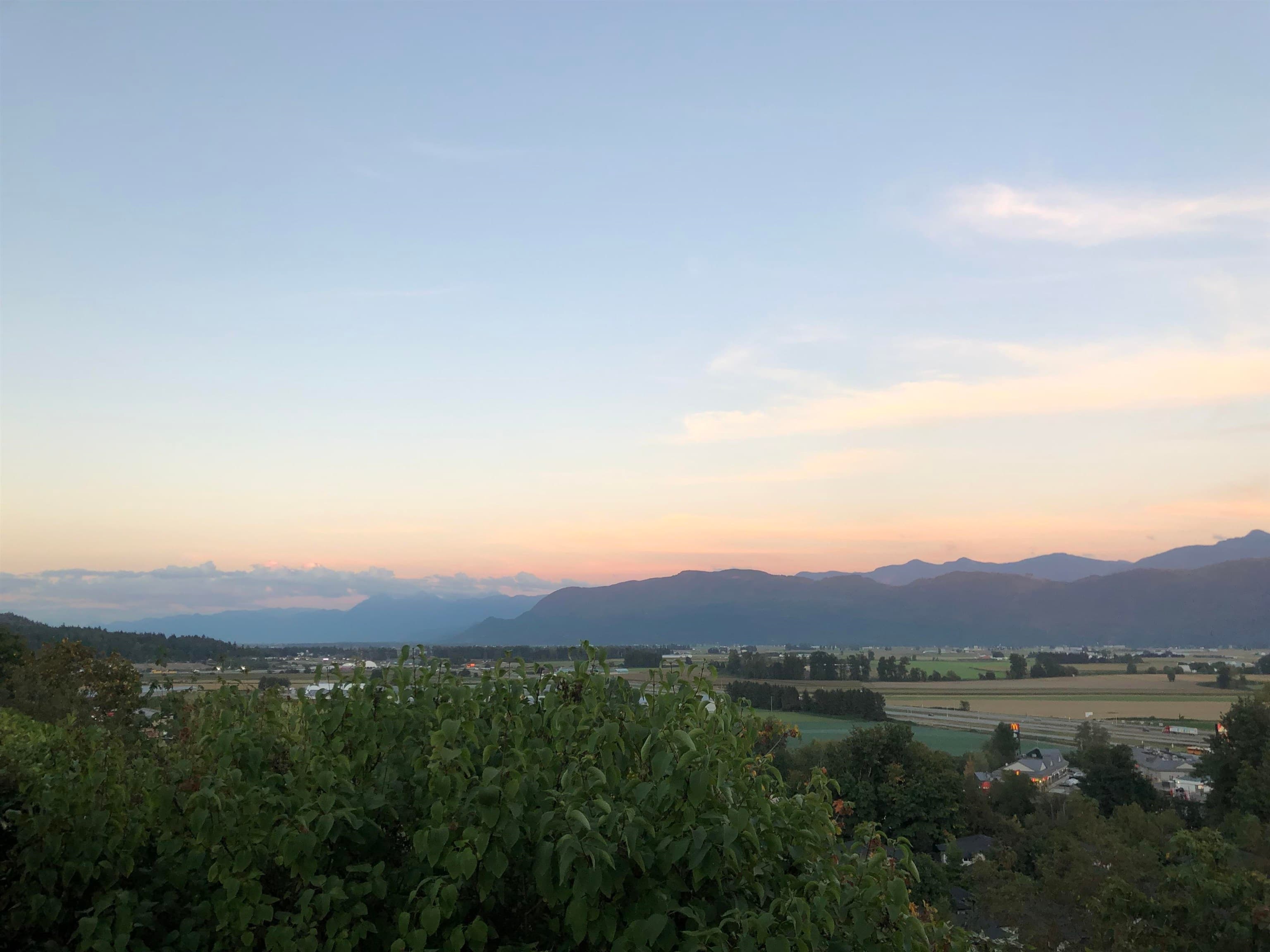 36042 Southridge Place, Abbotsford, V3G 1E2 — photo 1