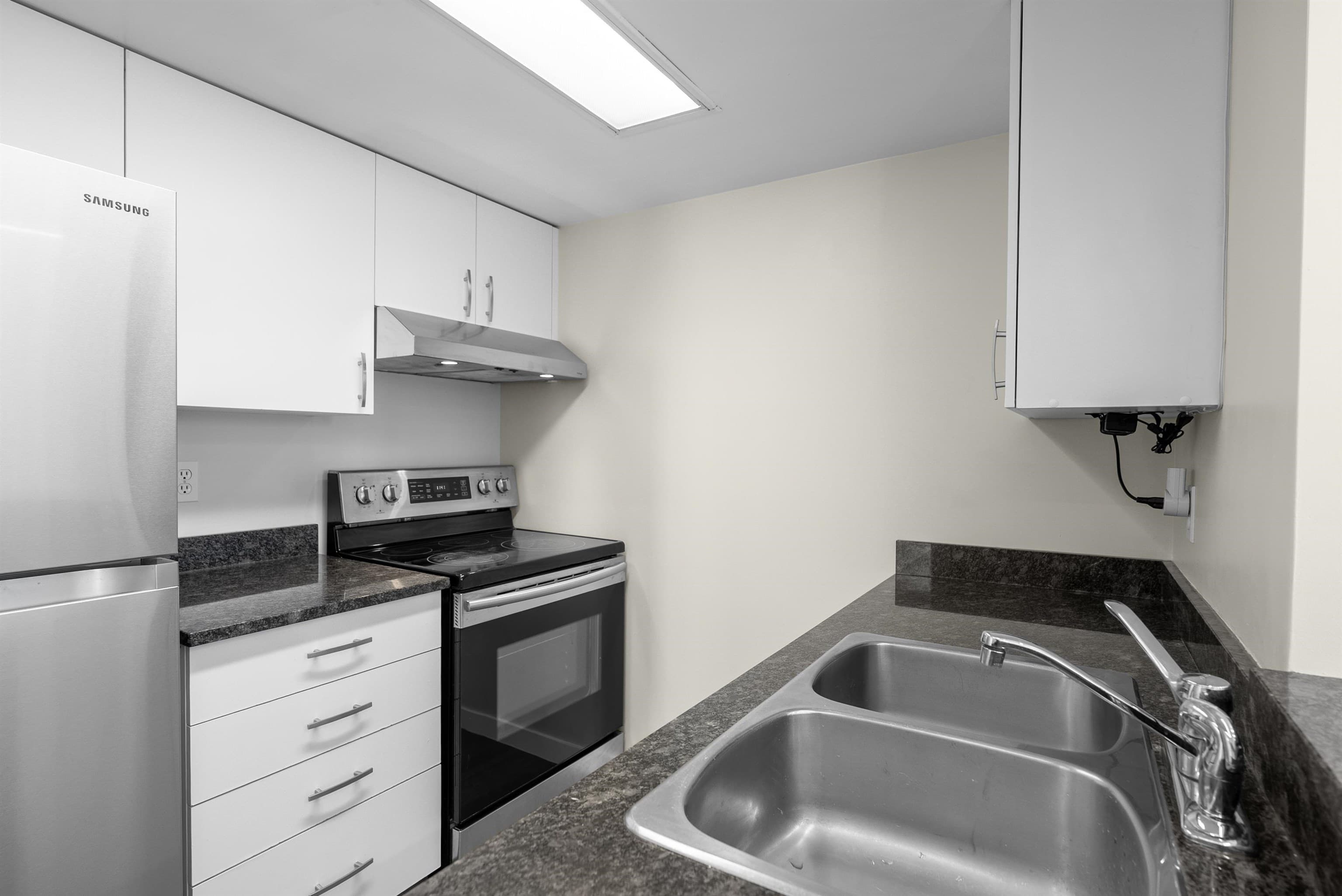 607 - 55 Tenth Street, New Westminster, V3M 6R5 — photo 2