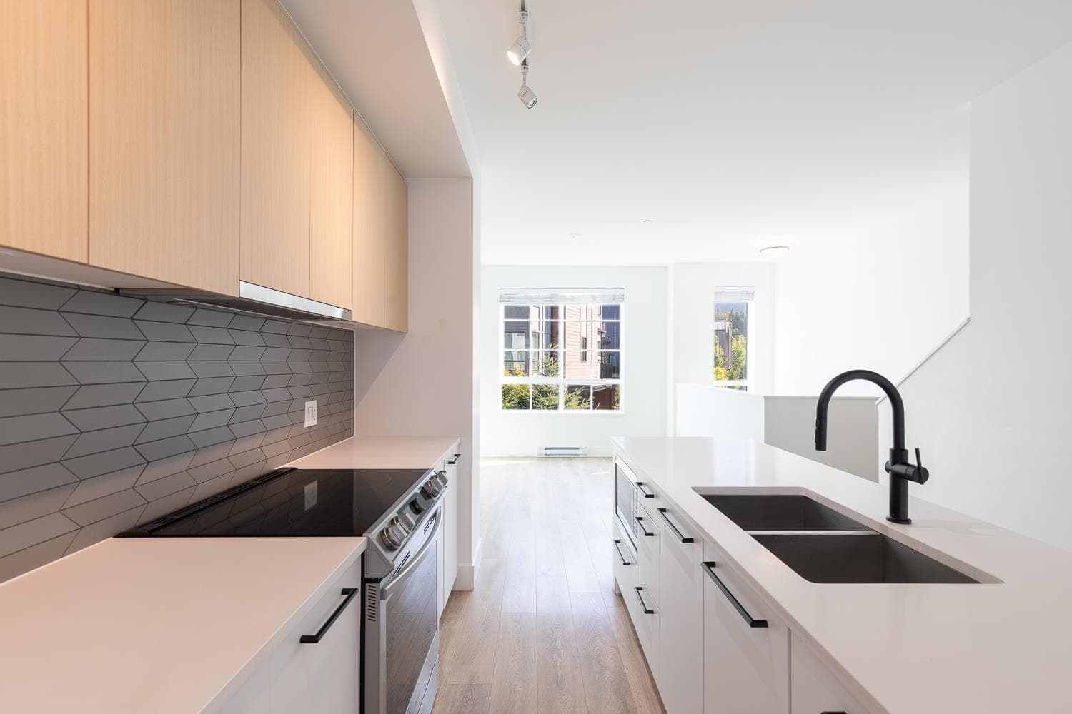 38006 Fairwater Place, Squamish, V8B 2A1 — photo 1