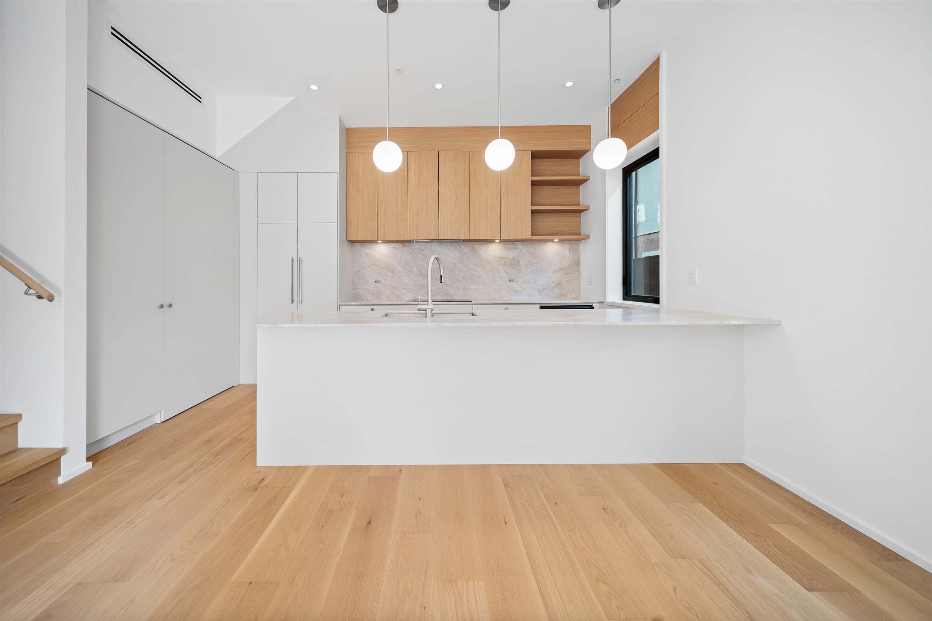 3 - 164 E 38th Avenue, Vancouver, V5W 1H1 — photo 4