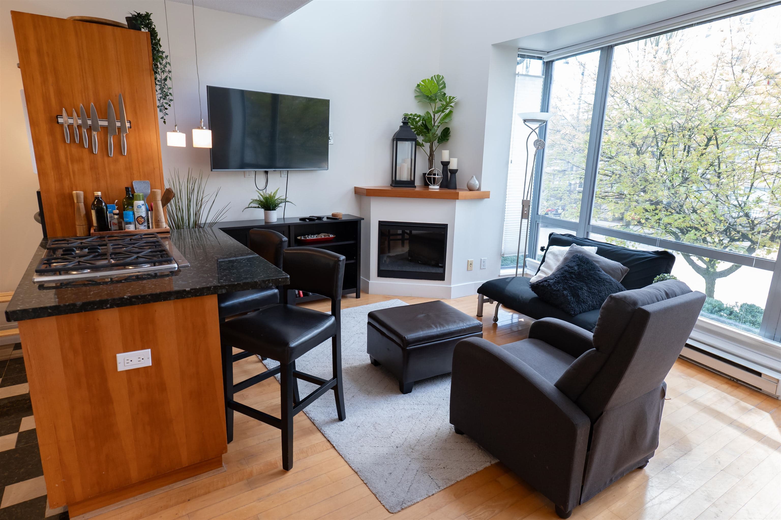 TH02 - 1228 W West Hastings Street Street, Vancouver, V6E 4S6 — photo 3