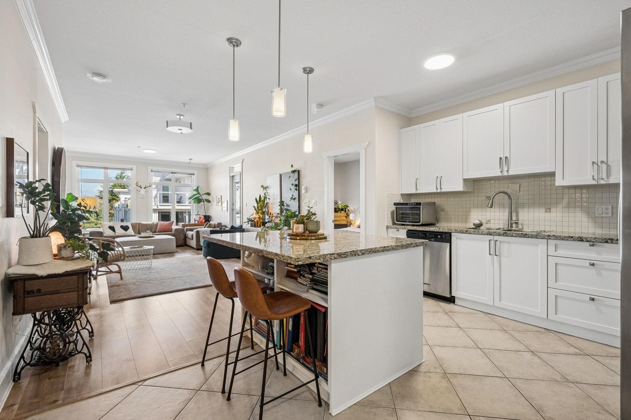 305 - 4111 Bayview Street, Richmond, V7E 6T5 — photo 1