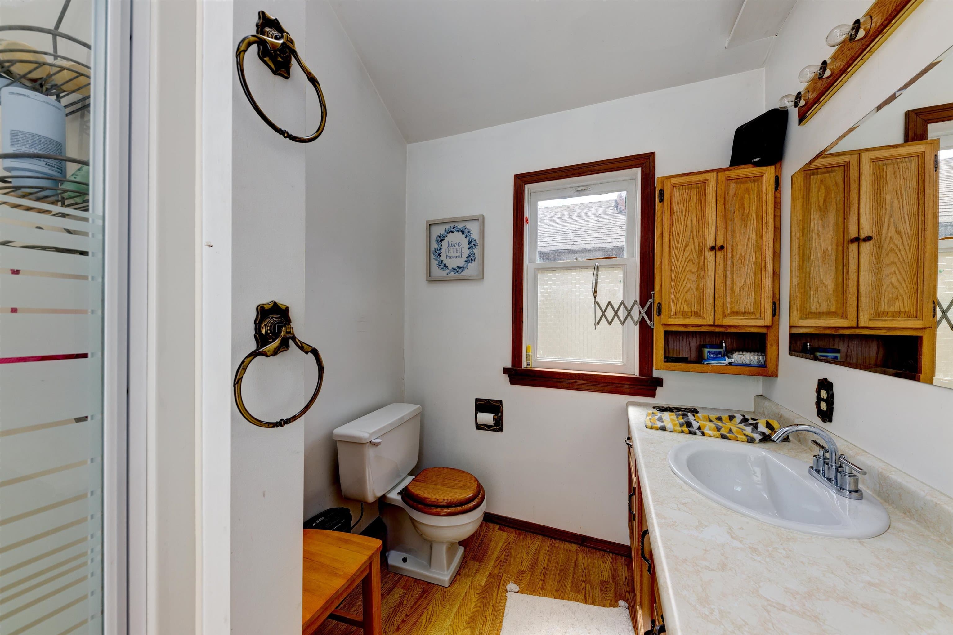 2057 Mahon Avenue, North Vancouver, V7M 2T6 — photo 5