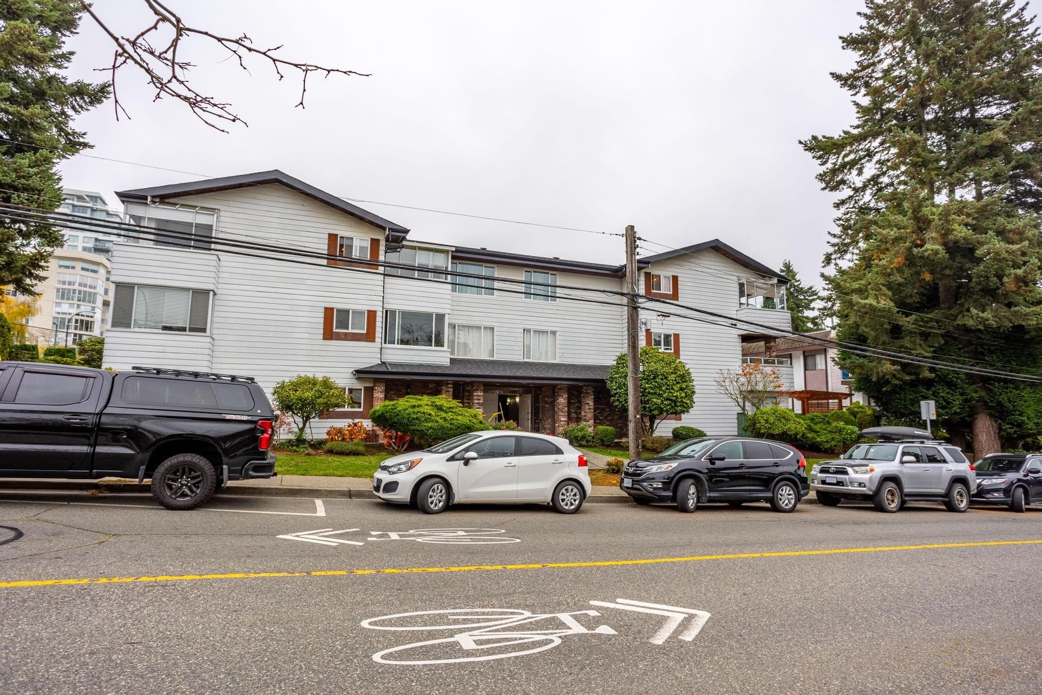 301 - 1390 Martin Street, White Rock, V4B 3W5 — photo 1