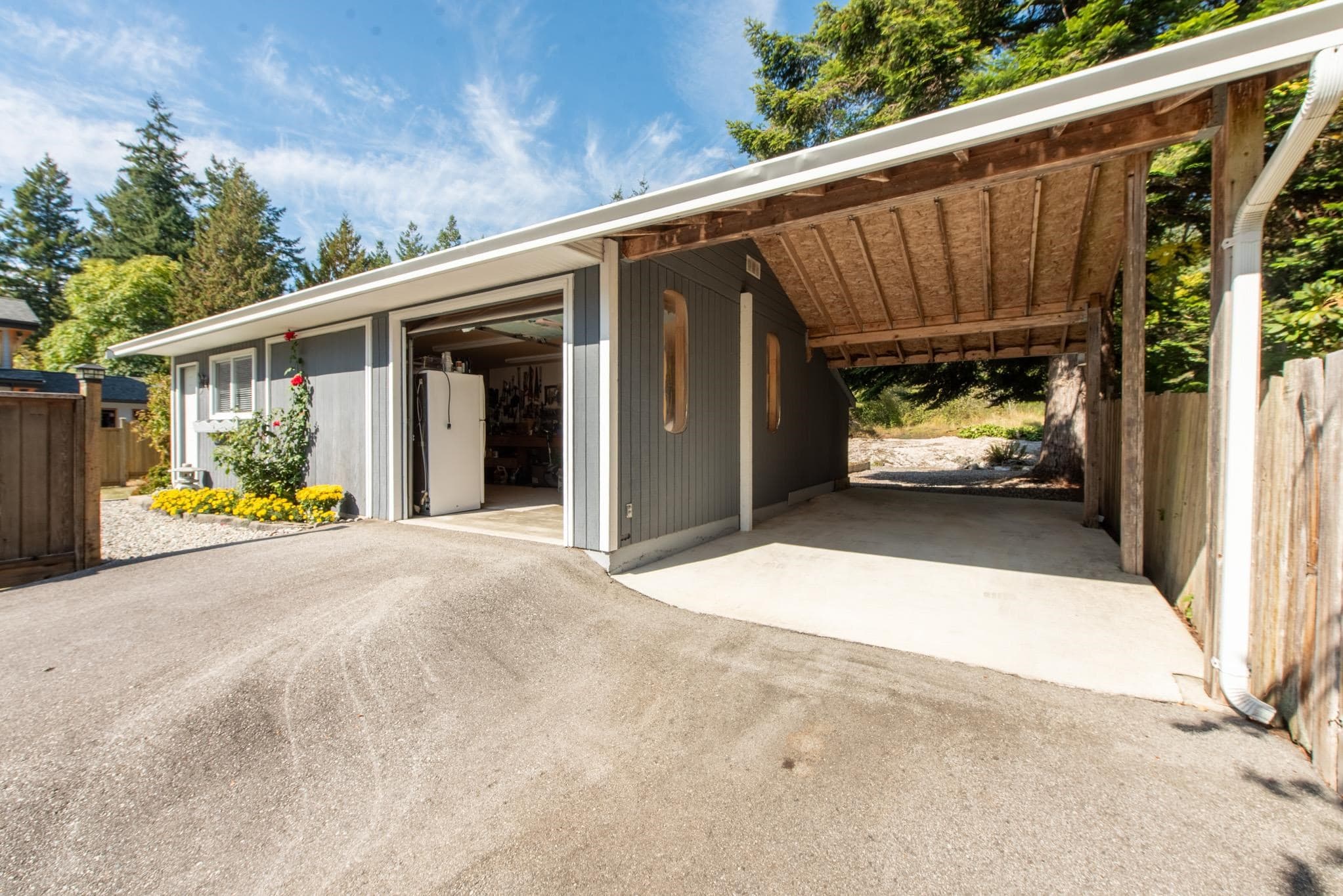4144 Browning Road, Sechelt, V7Z 0A2 — photo 2