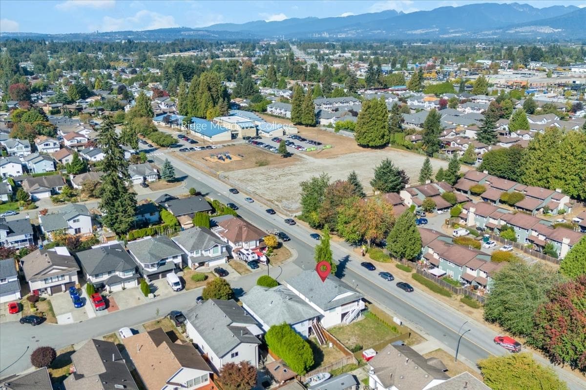 11698 206a Street, Maple Ridge, V2X 0X8 — photo 4
