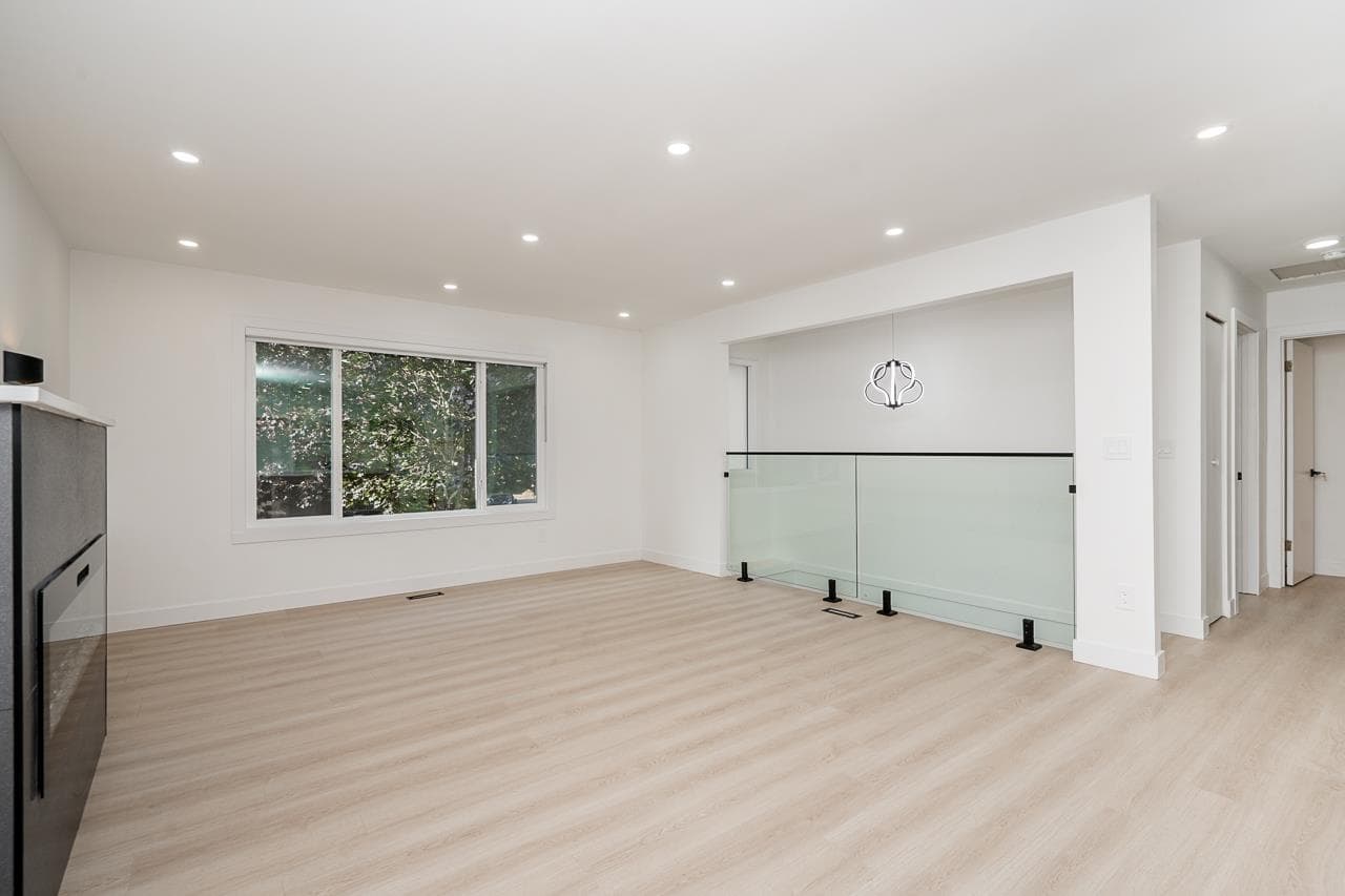 6738 128b Street, Surrey, V3W 7C4 — photo 5