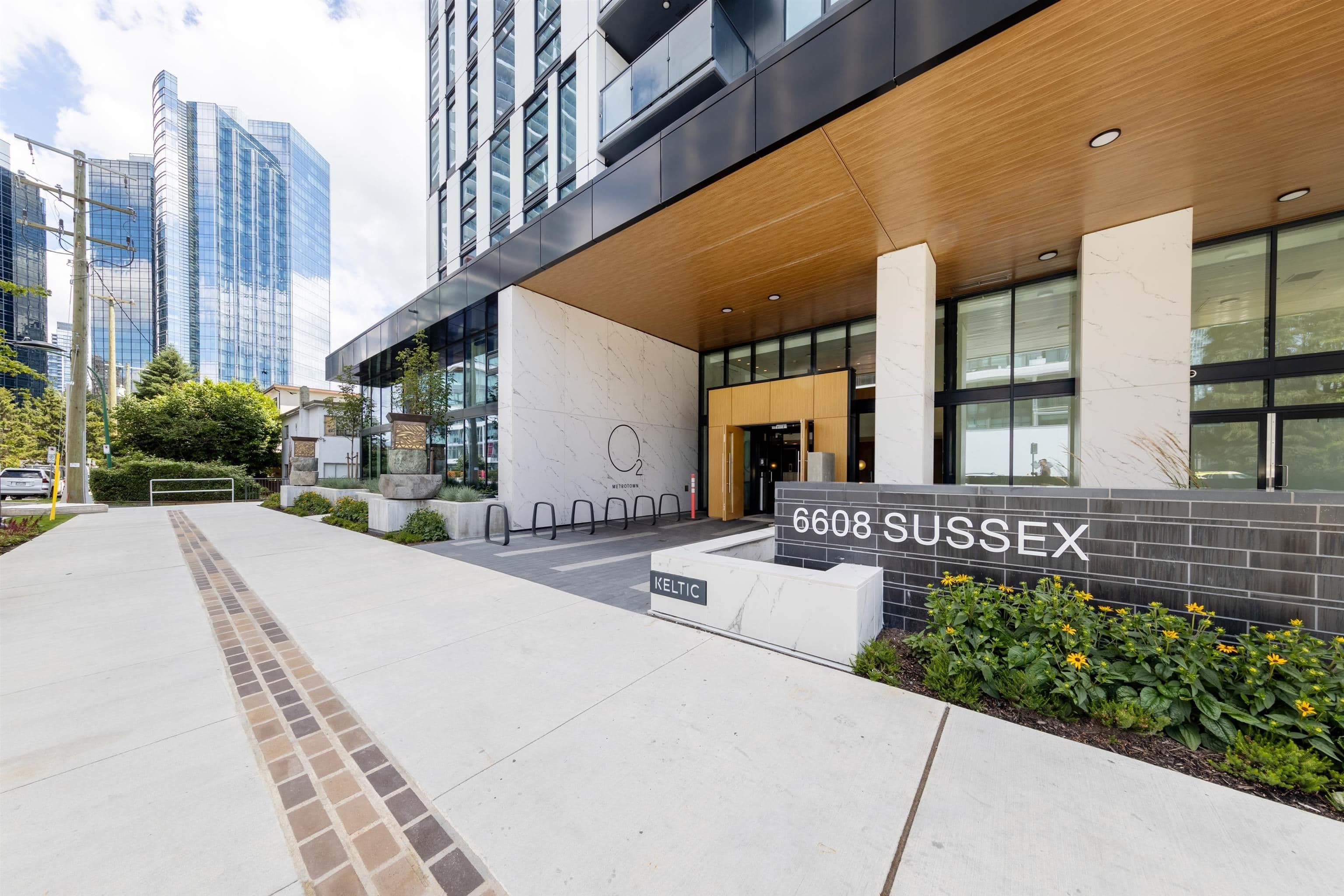 2202 - 6608 Sussex Avenue, Burnaby, V5H 0M3 — photo 1