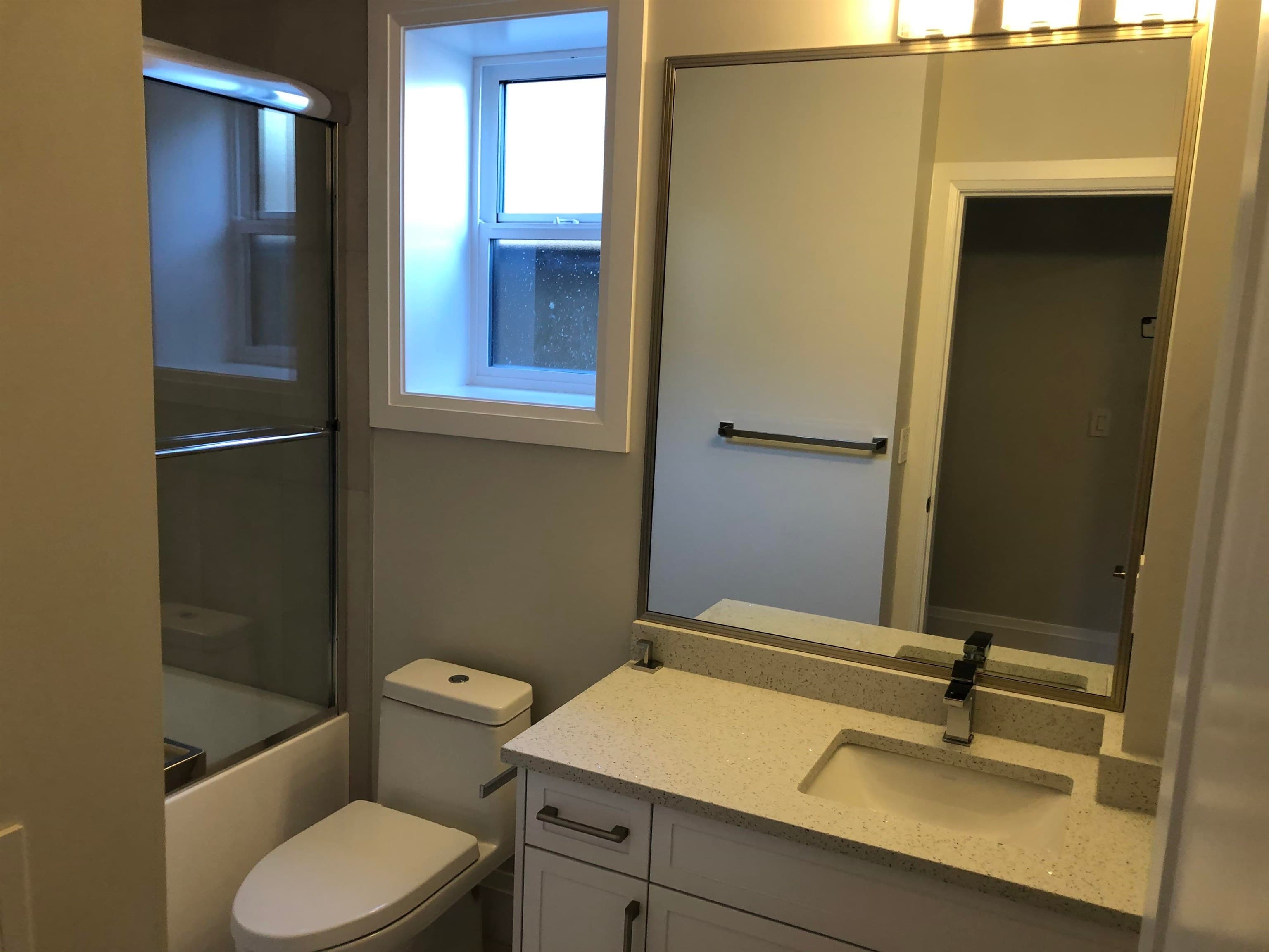 16539 8th Avenue, Surrey, V4A 9C1 — photo 5