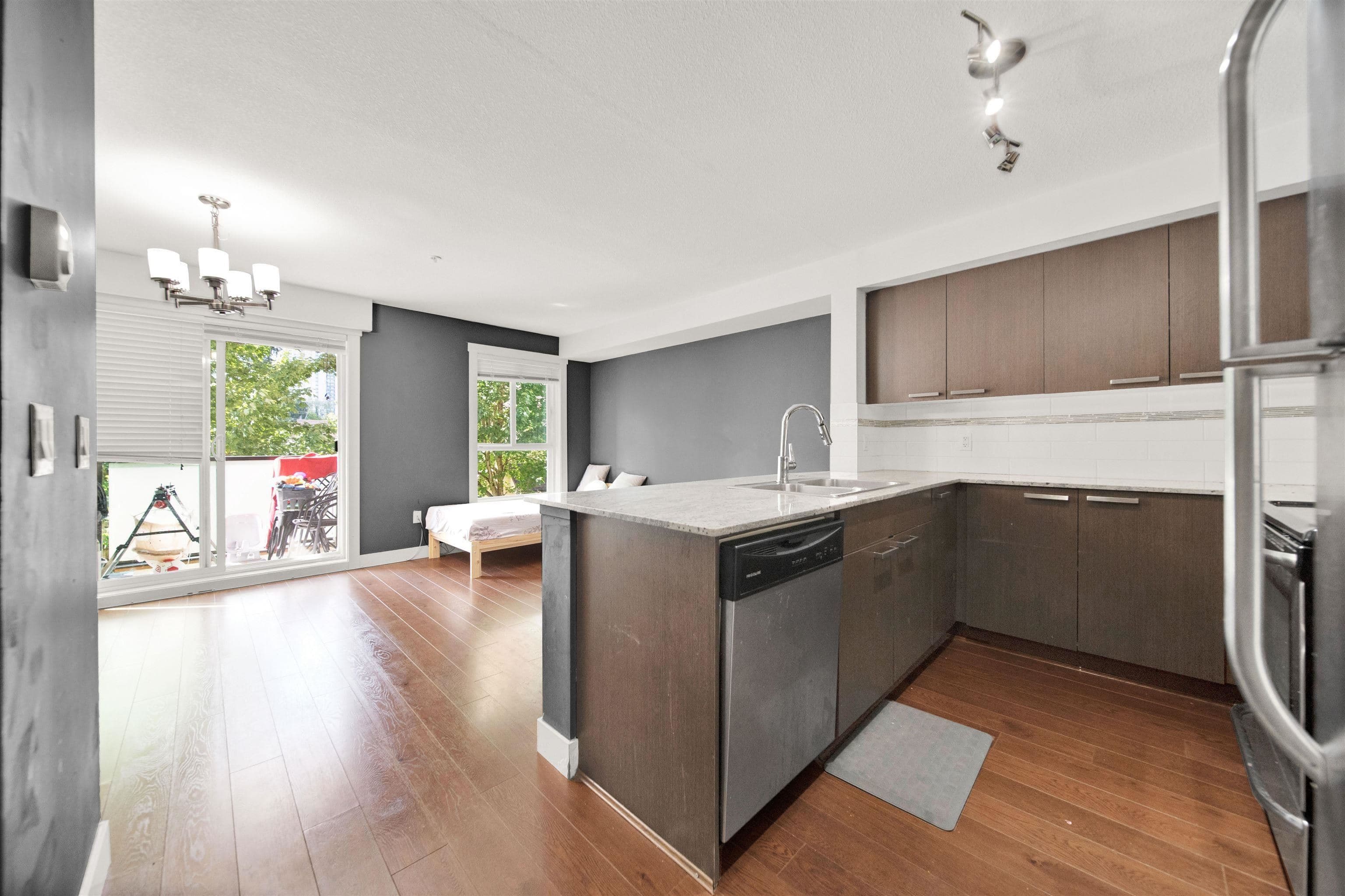 201 - 13883 Laurel Drive, Surrey, V3T 1A8 — photo 5