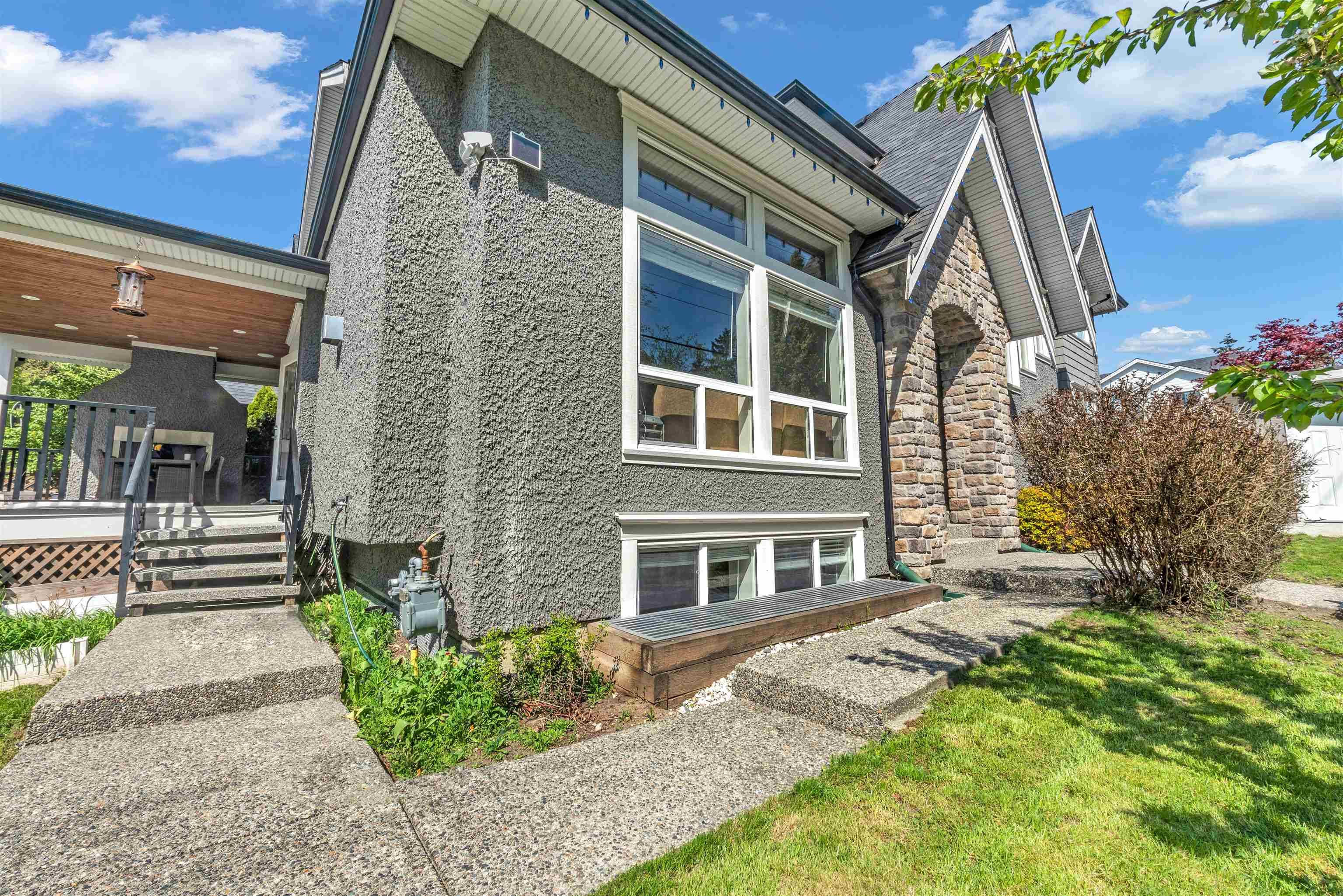 16329 8 Avenue, Surrey, V4A 1A3 — photo 2