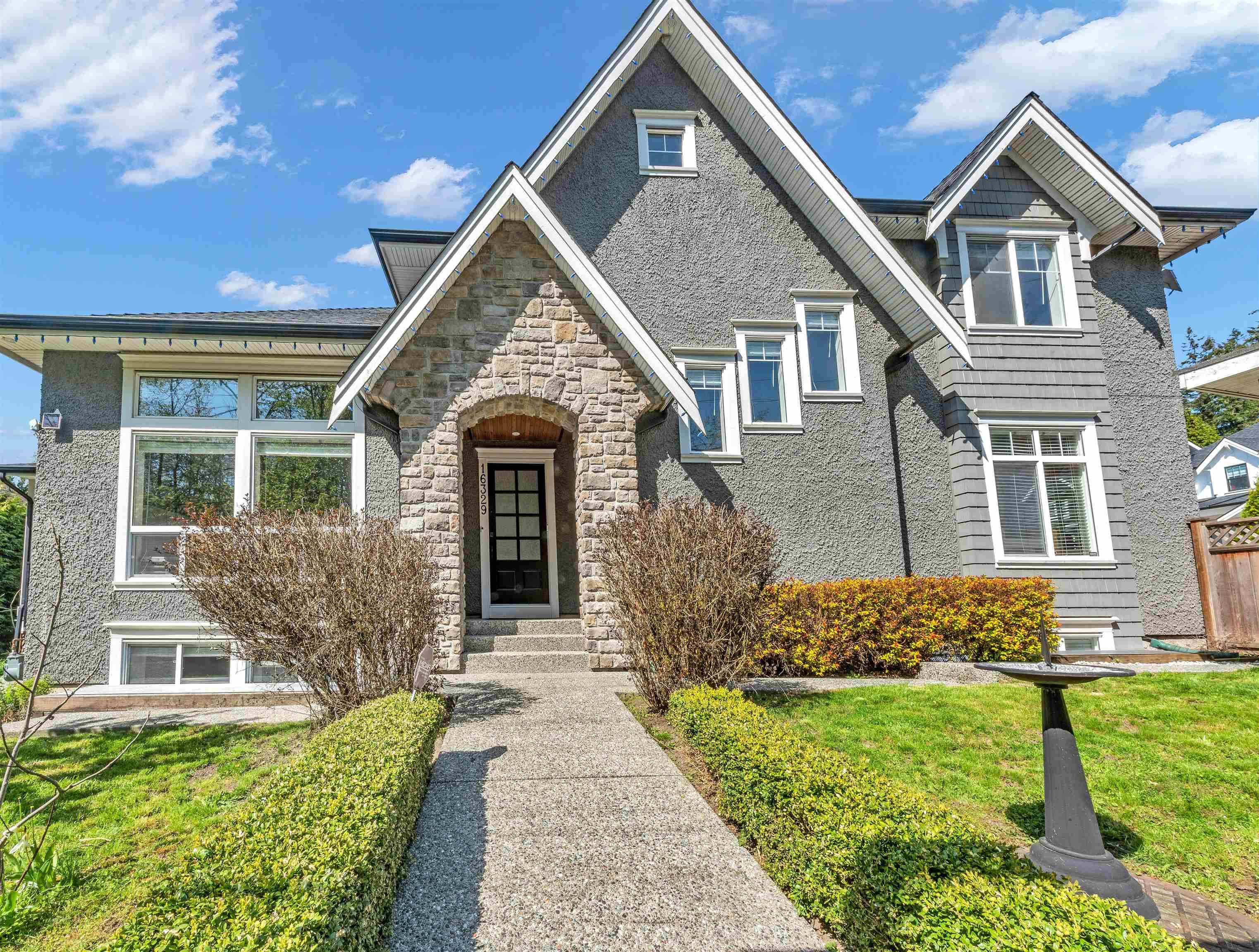 16329 8 Avenue, Surrey, V4A 1A3 — photo 1