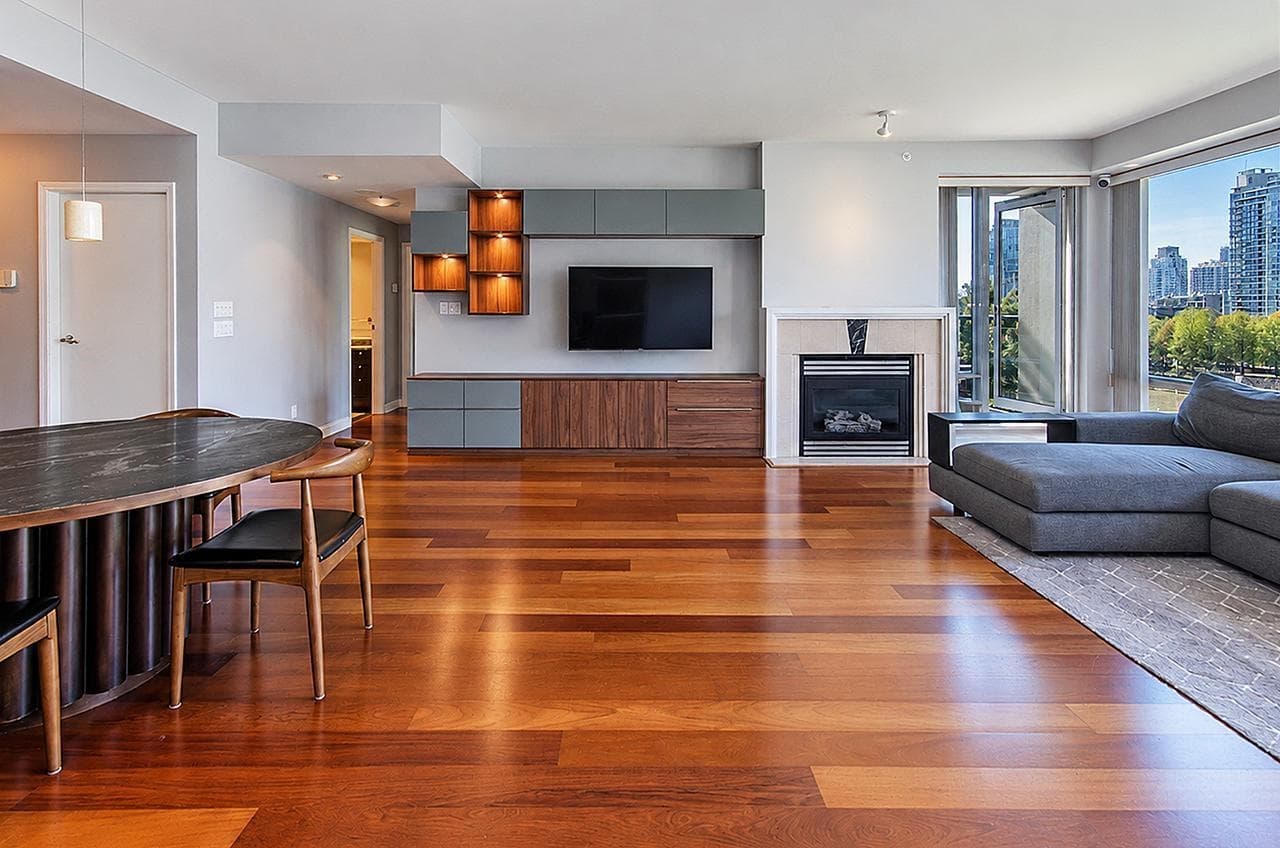 702 - 1383 Marinaside Crescent, Vancouver