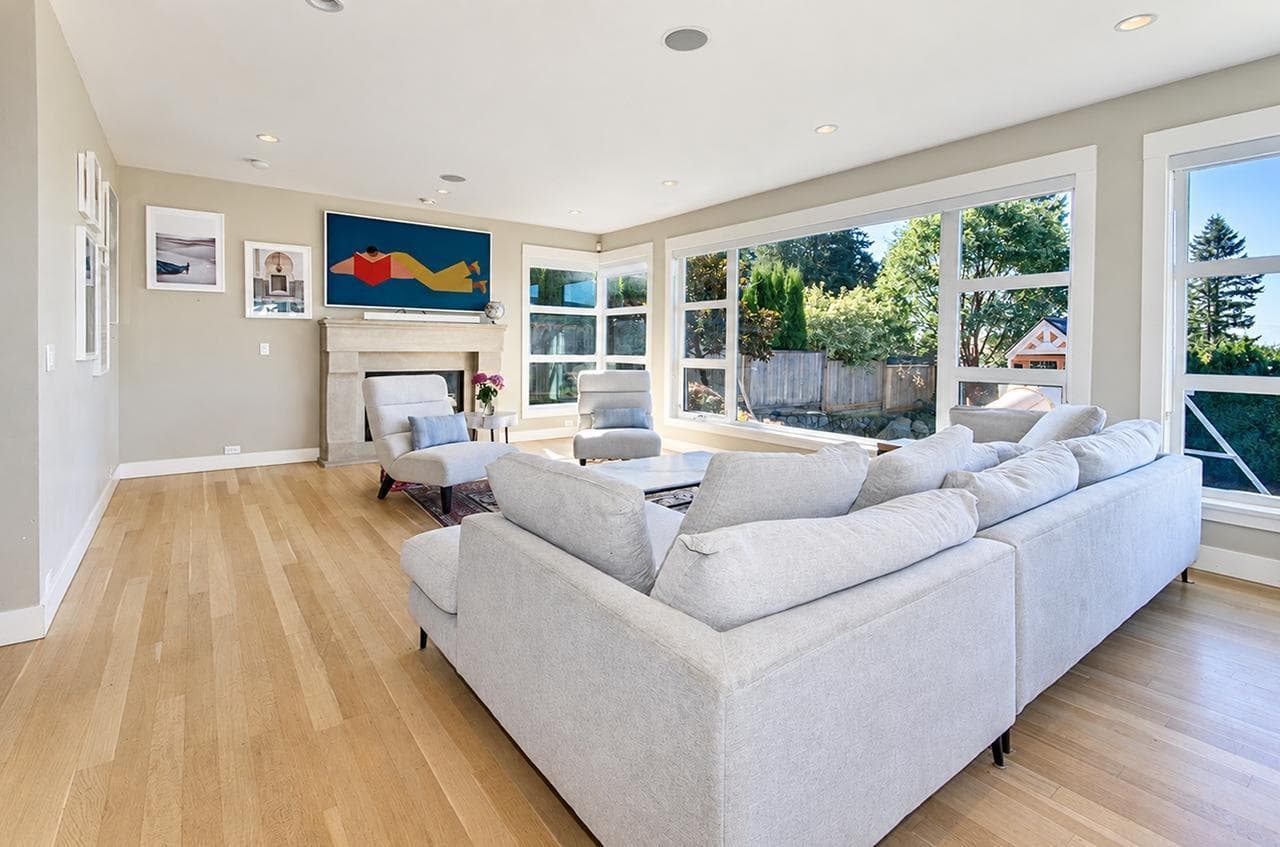 649 Sylvan Avenue, Vancouver, V7R 2E8 — photo 3