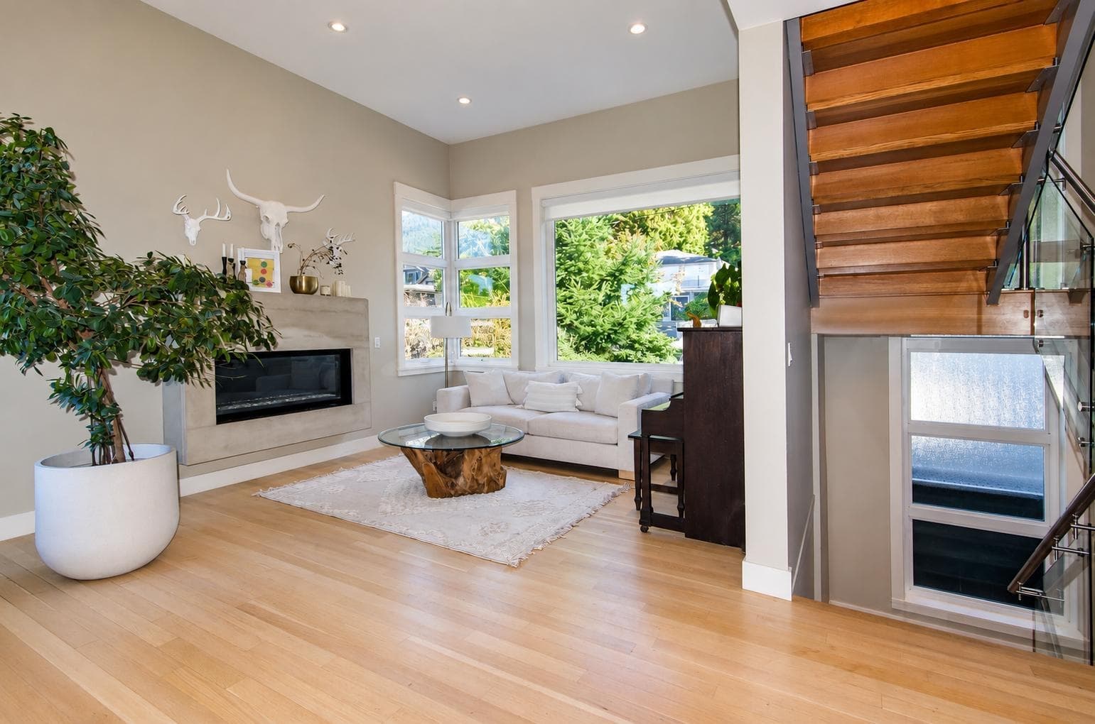 649 Sylvan Avenue, Vancouver, V7R 2E8 — photo 5