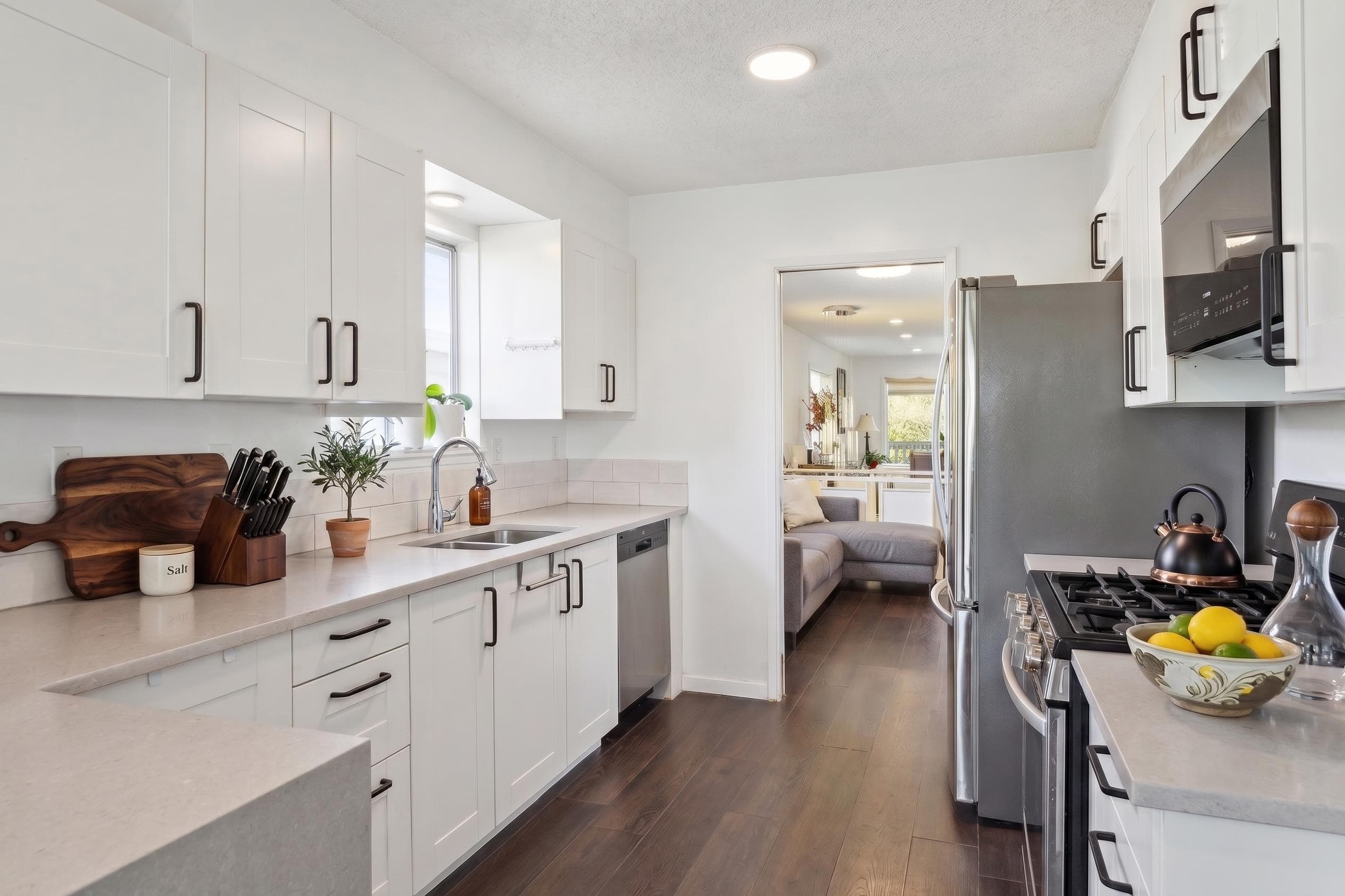 1949 Mahon Avenue, North Vancouver, V7M 2T4 — photo 5
