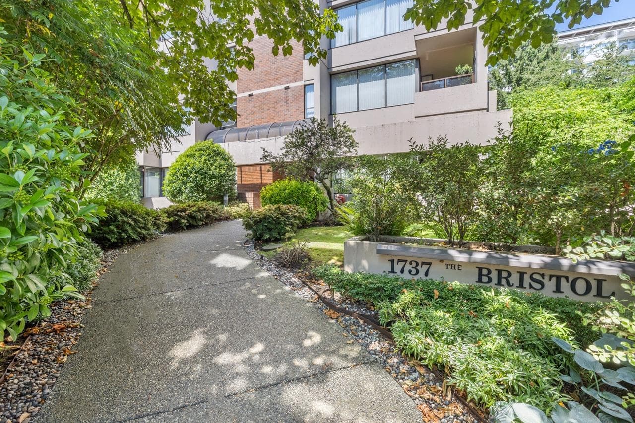1737 Duchess Avenue, West Vancouver, V7V 1P8 — photo 2
