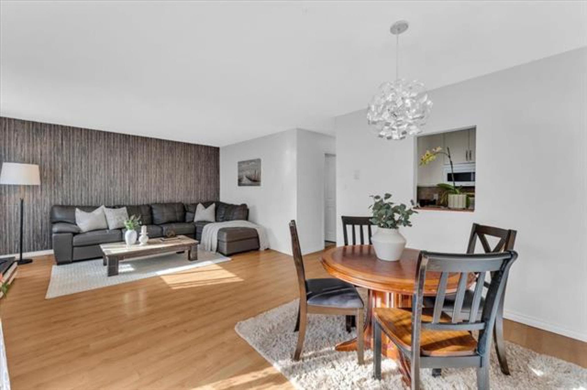 3295 Mountain Highway, North Vancouver, V7K 2H4 — photo 2