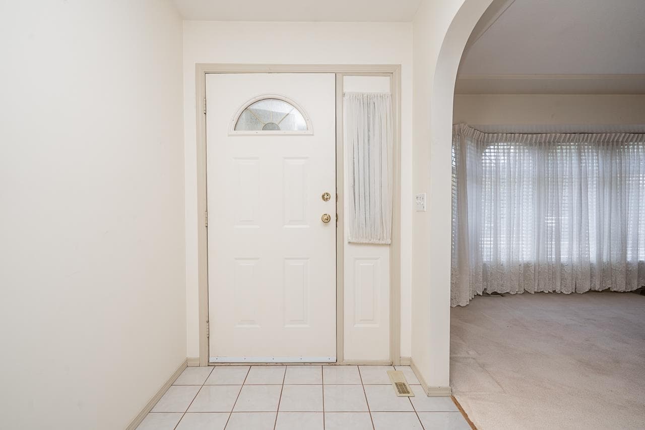 6128 185b Street, Surrey, V3S 7P6 — photo 3