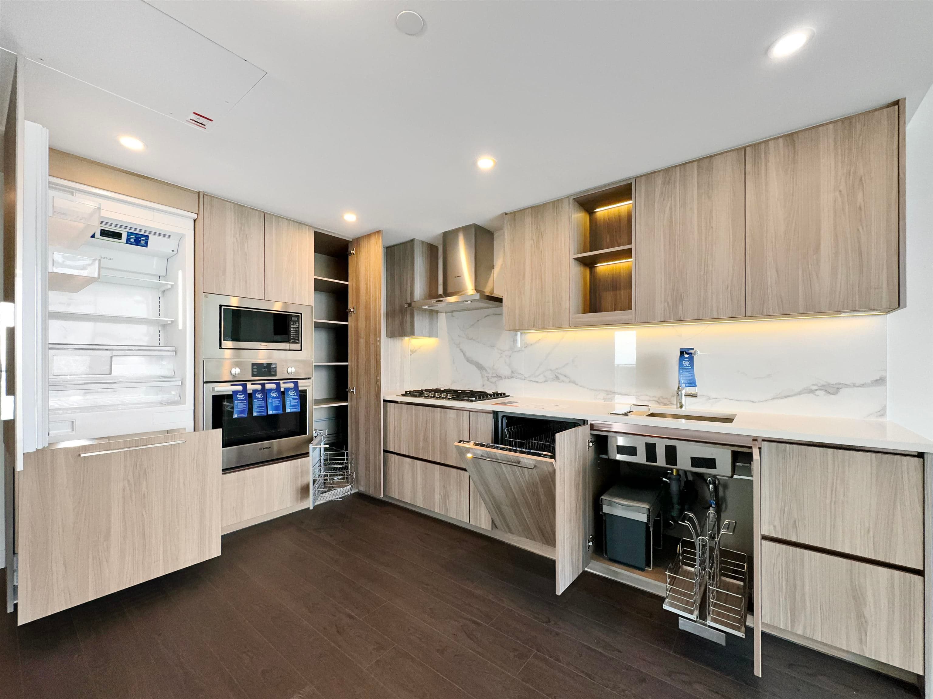31xx - 13778 100 Avenue, Surrey, V3T 0V3 — photo 2