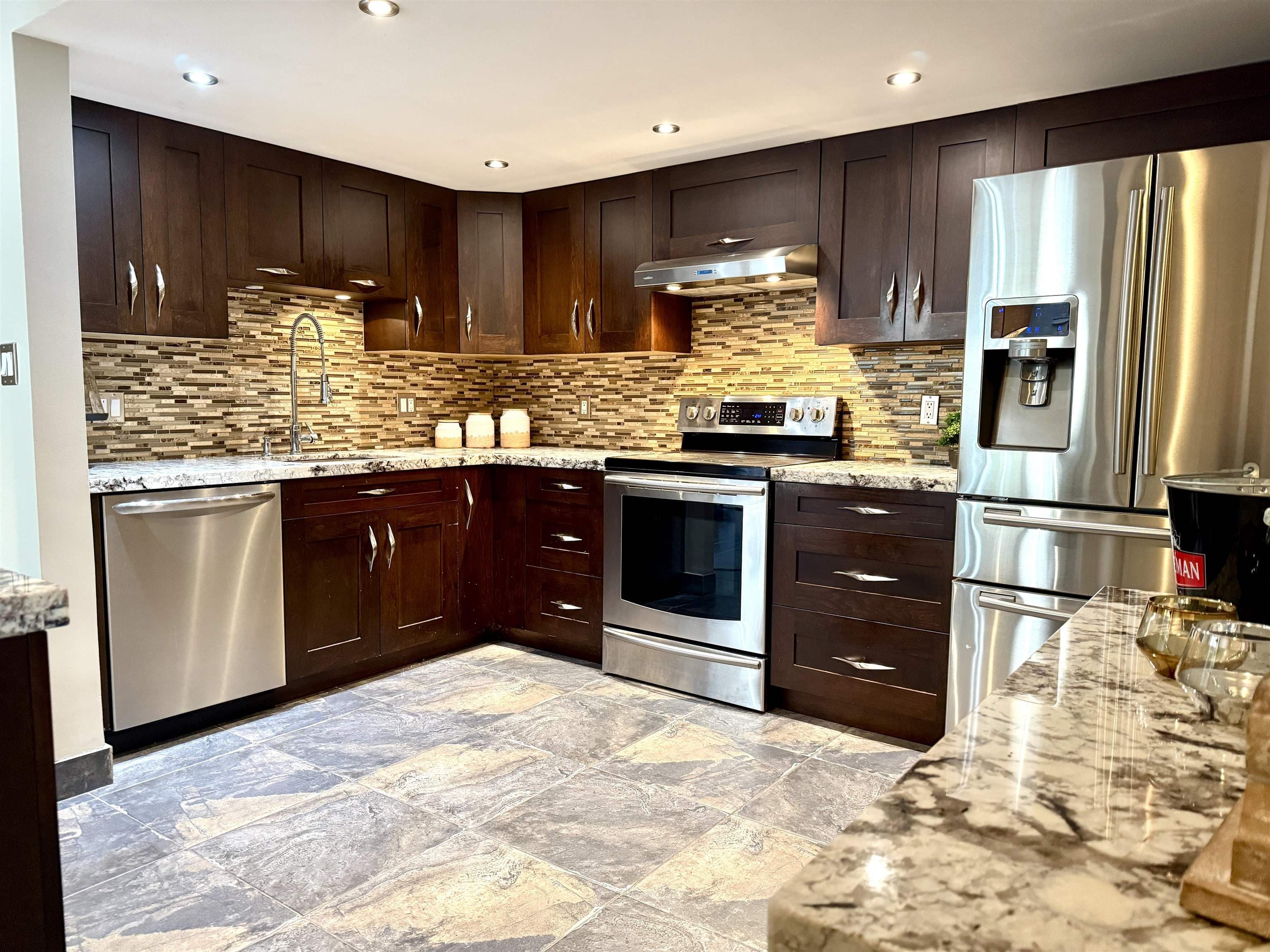 1124 Orr Drive, Port Coquitlam, V3C 6H2 — photo 5