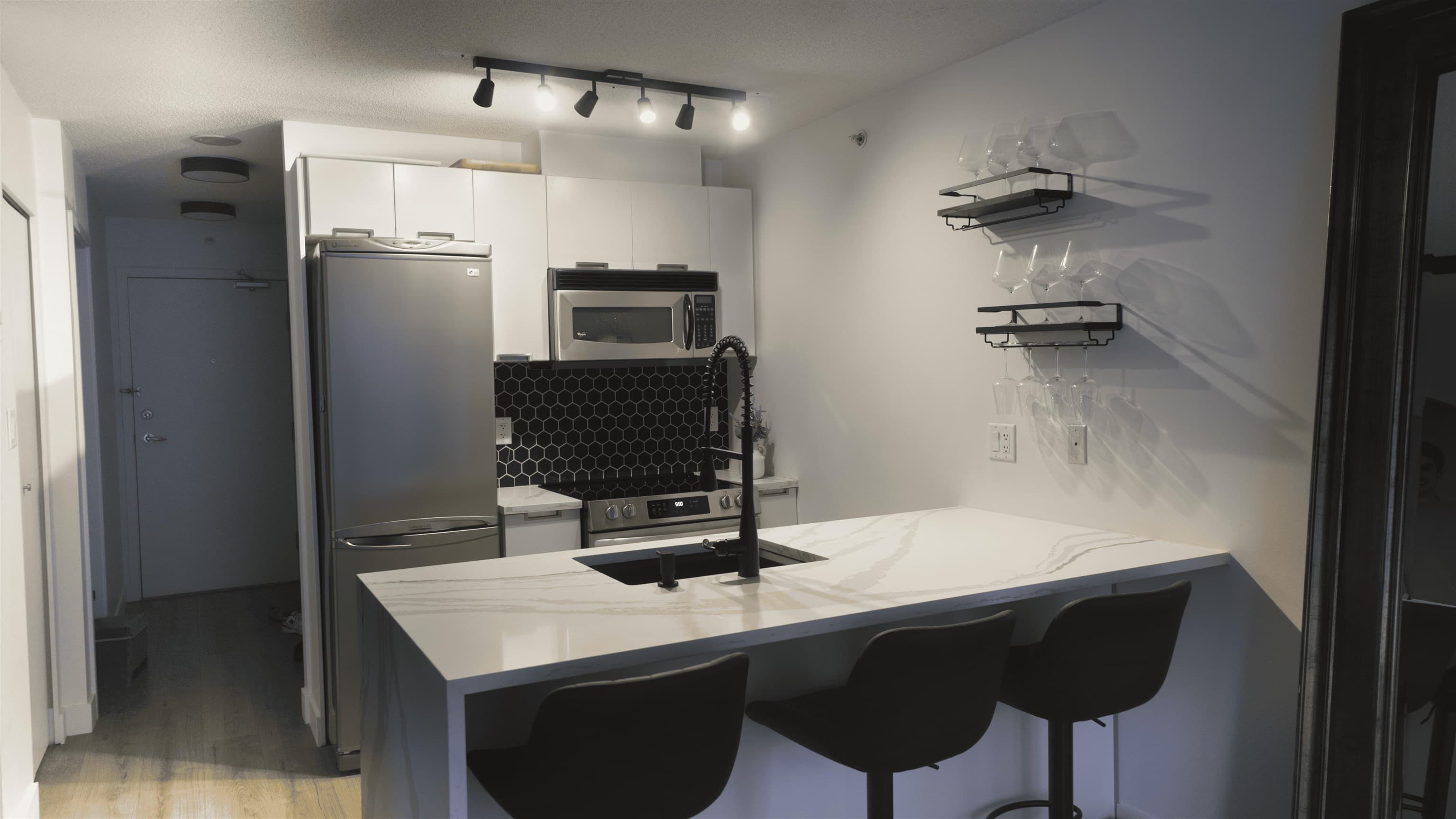 312 - 1082 Seymour Street, Vancouver, V6B 1X9 — photo 2