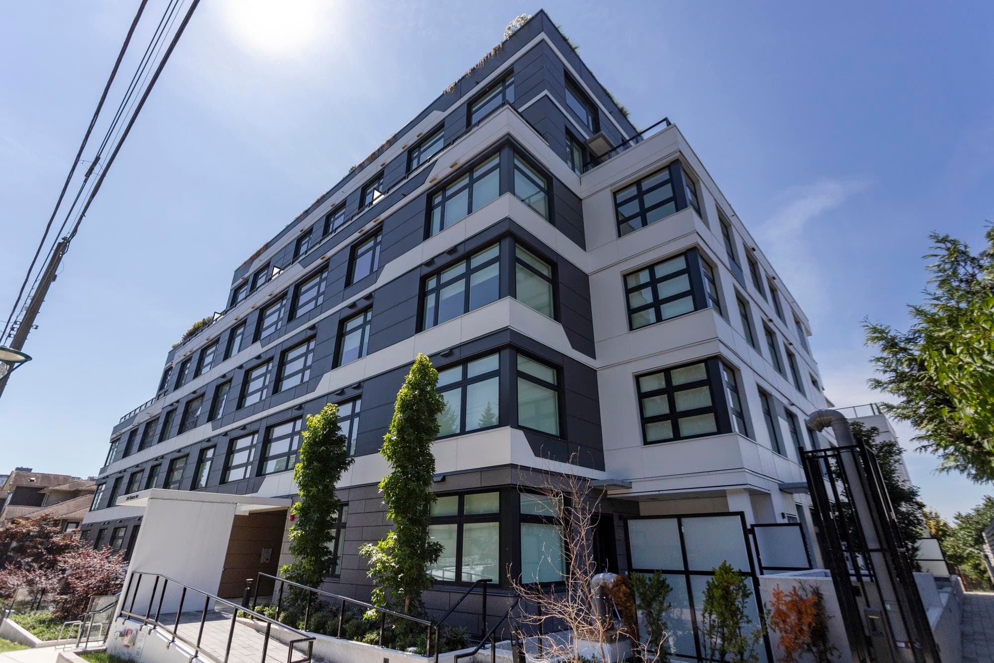 405 - 3264 Vanness Avenue, Vancouver, V5R 4V3 — photo 1