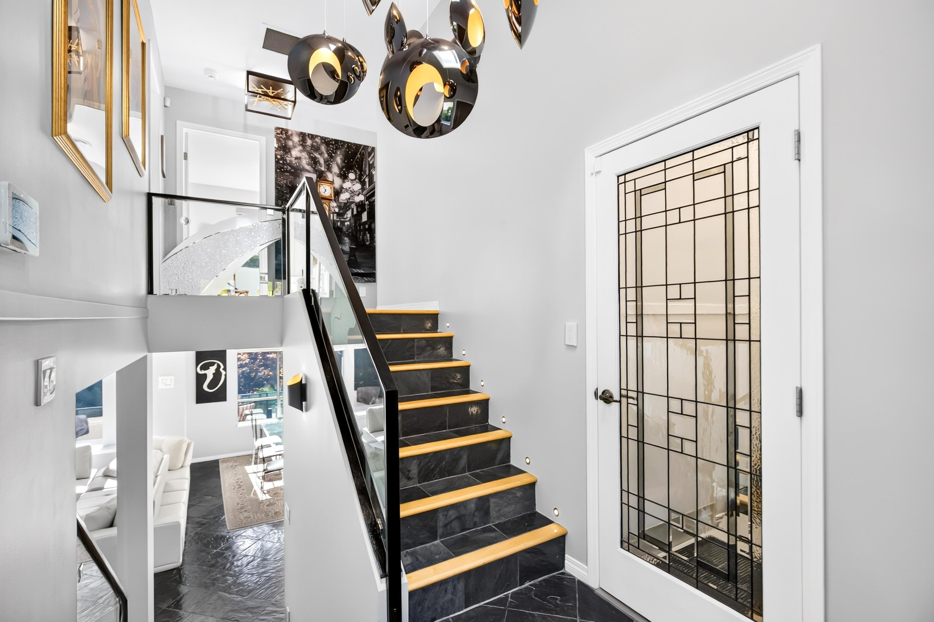 647 Thurston Close, Port Moody, V3H 4J4 — photo 3