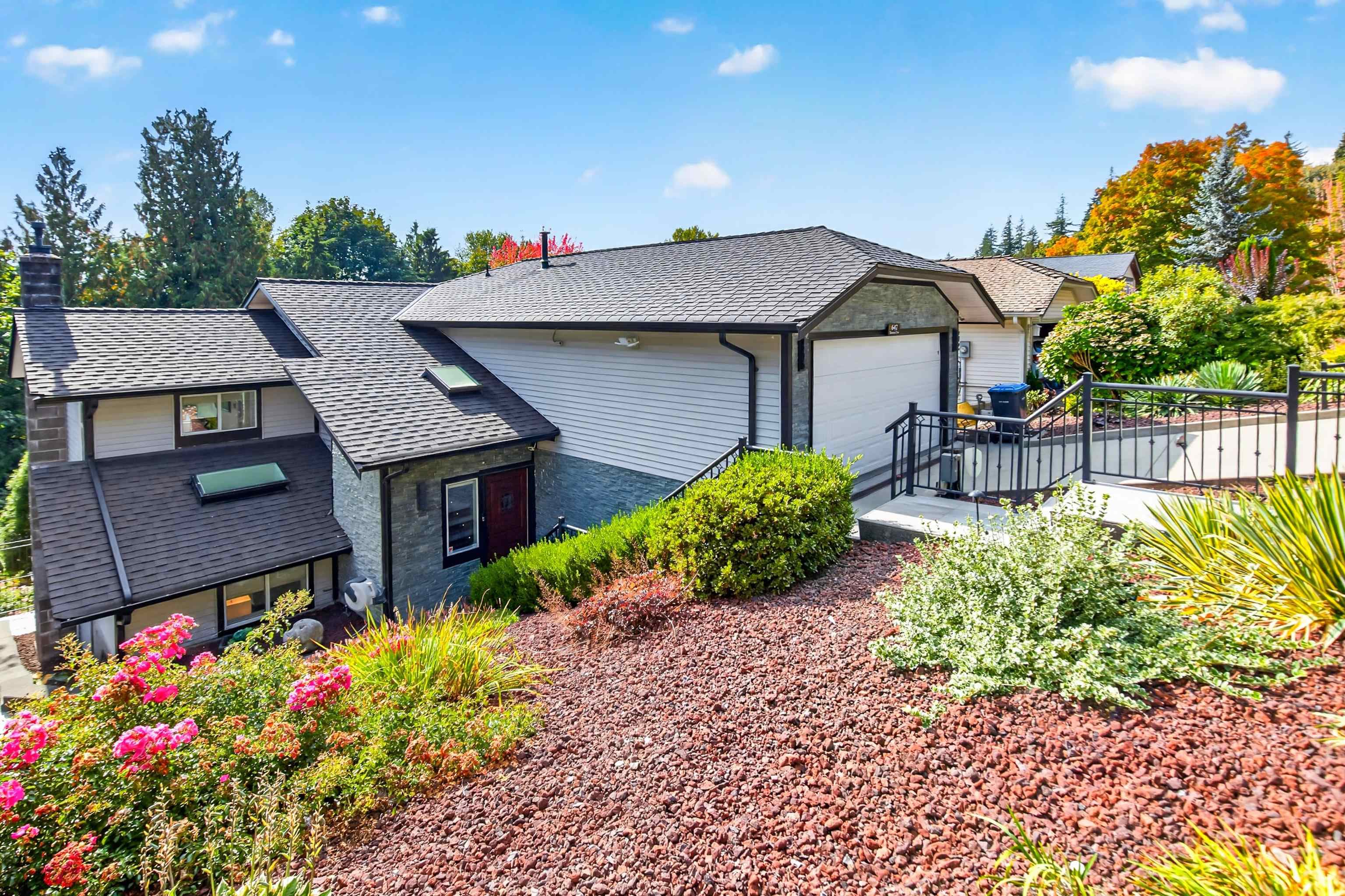 647 Thurston Close, Port Moody, V3H 4J4 — photo 1