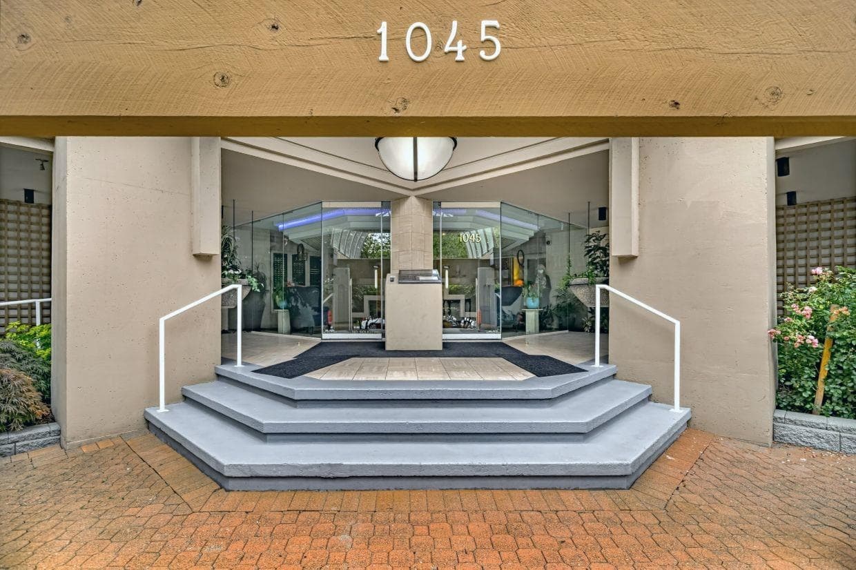 1606 - 1045 Quayside Drive, New Westminster, V3M 6C9 — photo 2