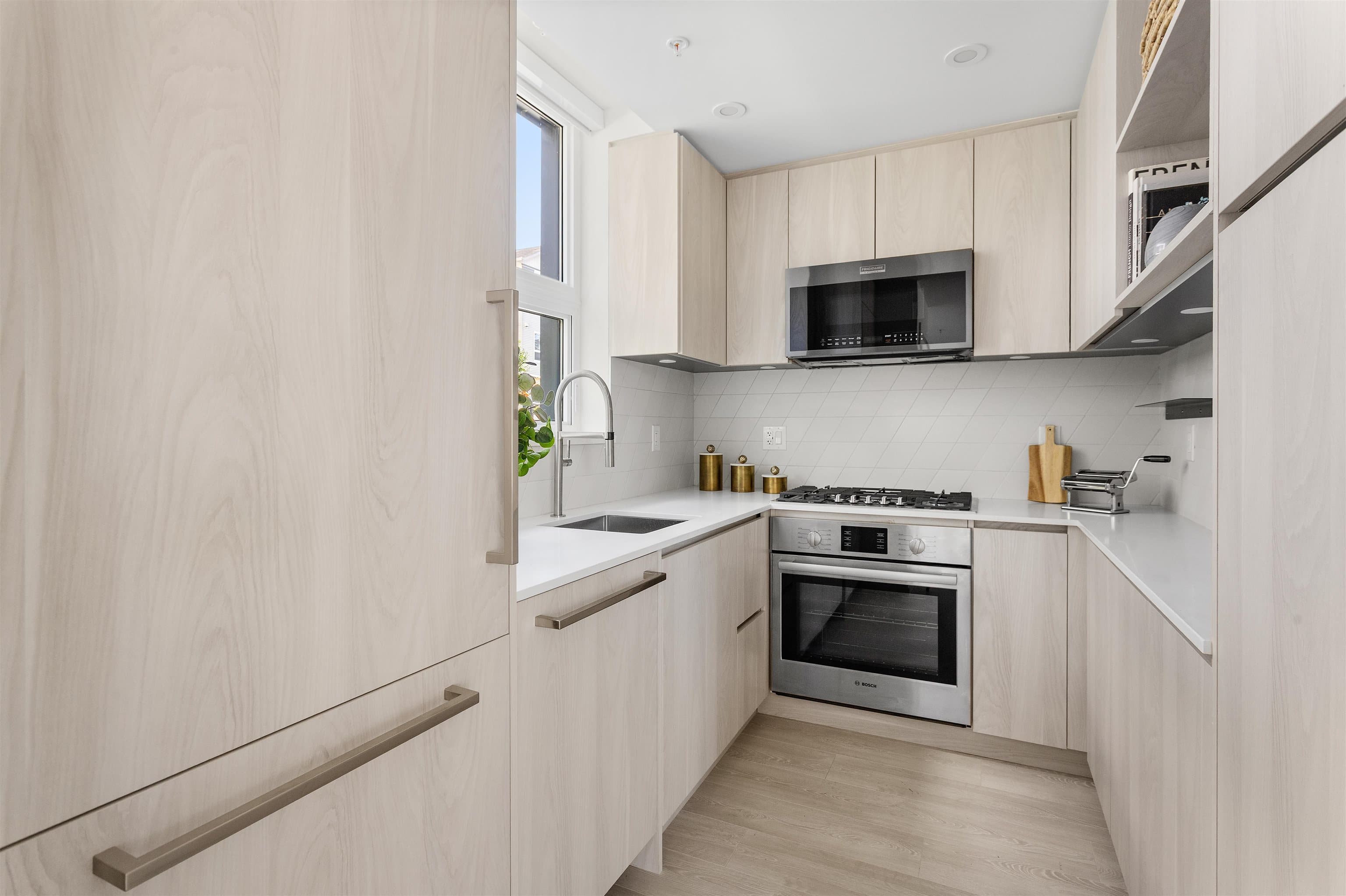 3249 Clive Avenue, Vancouver, V5R 4V3 — photo 4