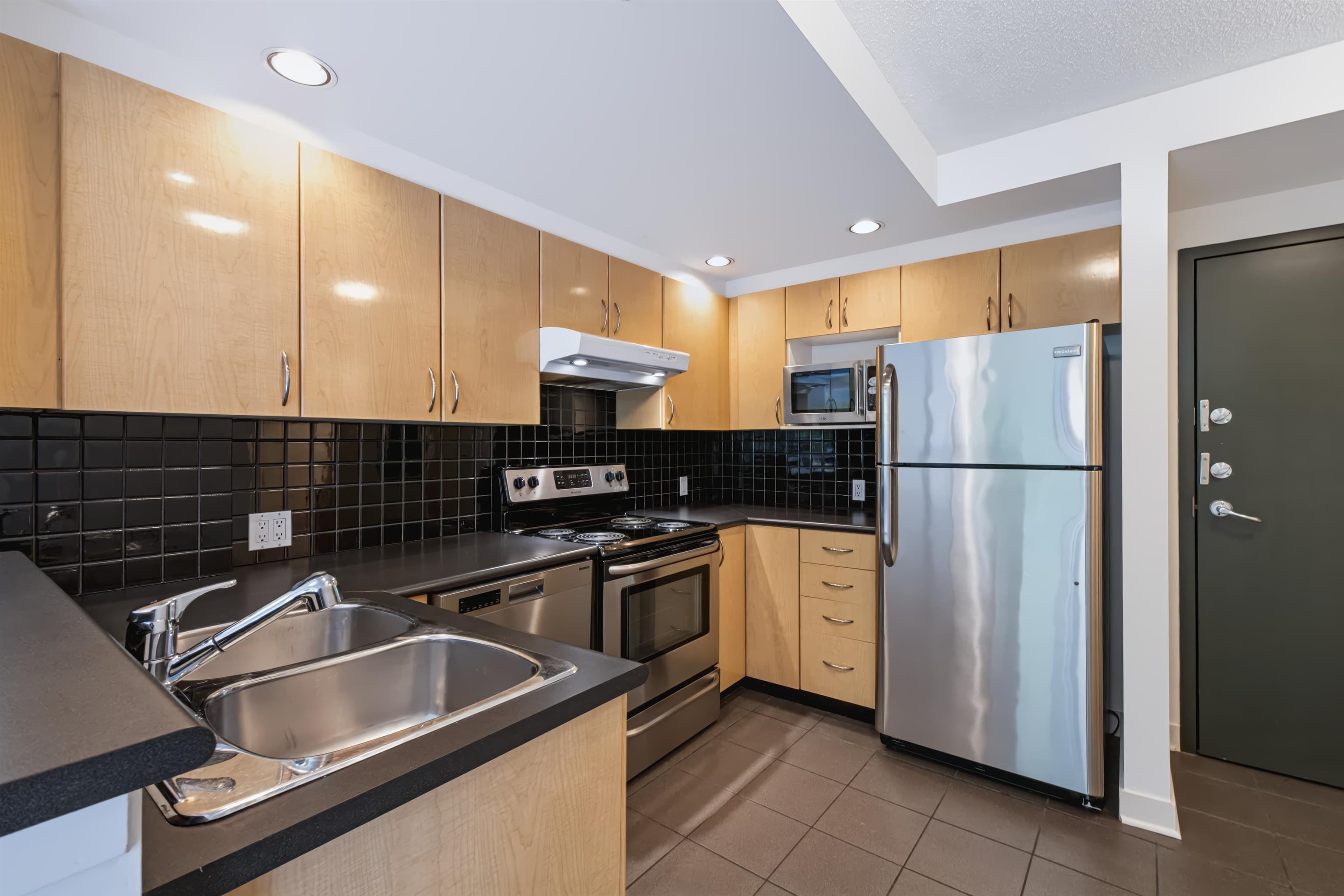 202 - 1688 Robson Street, Vancouver, V6G 1C7 — photo 3