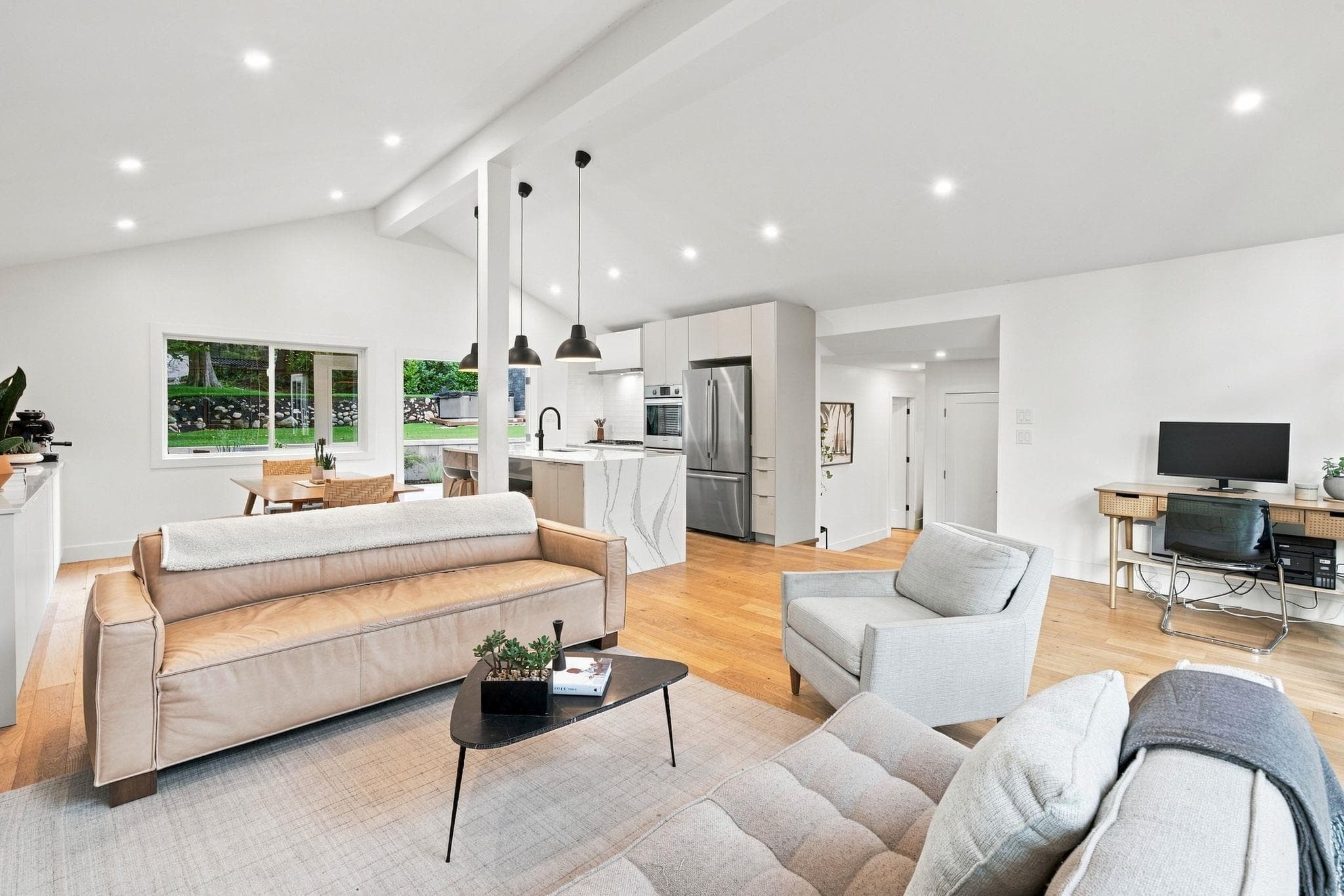4646 Cove Cliff Road, North Vancouver, V7G 1H6 — photo 5