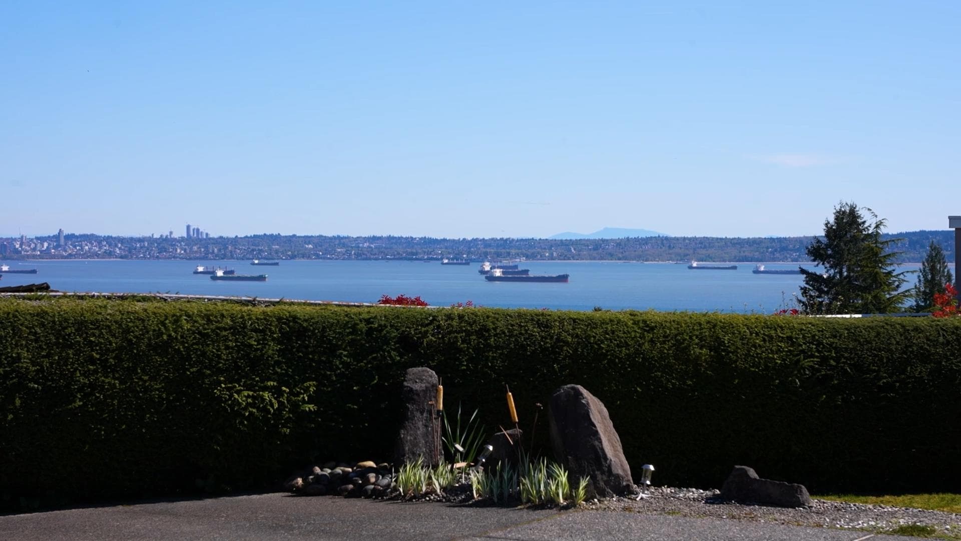 4211 Rockridge Crescent, West Vancouver, V7W 1A9 — photo 1