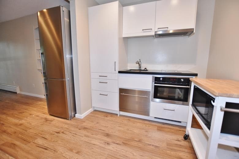 203 - 1950 W 8th Avenue, Vancouver, V6J 1W3 — photo 3