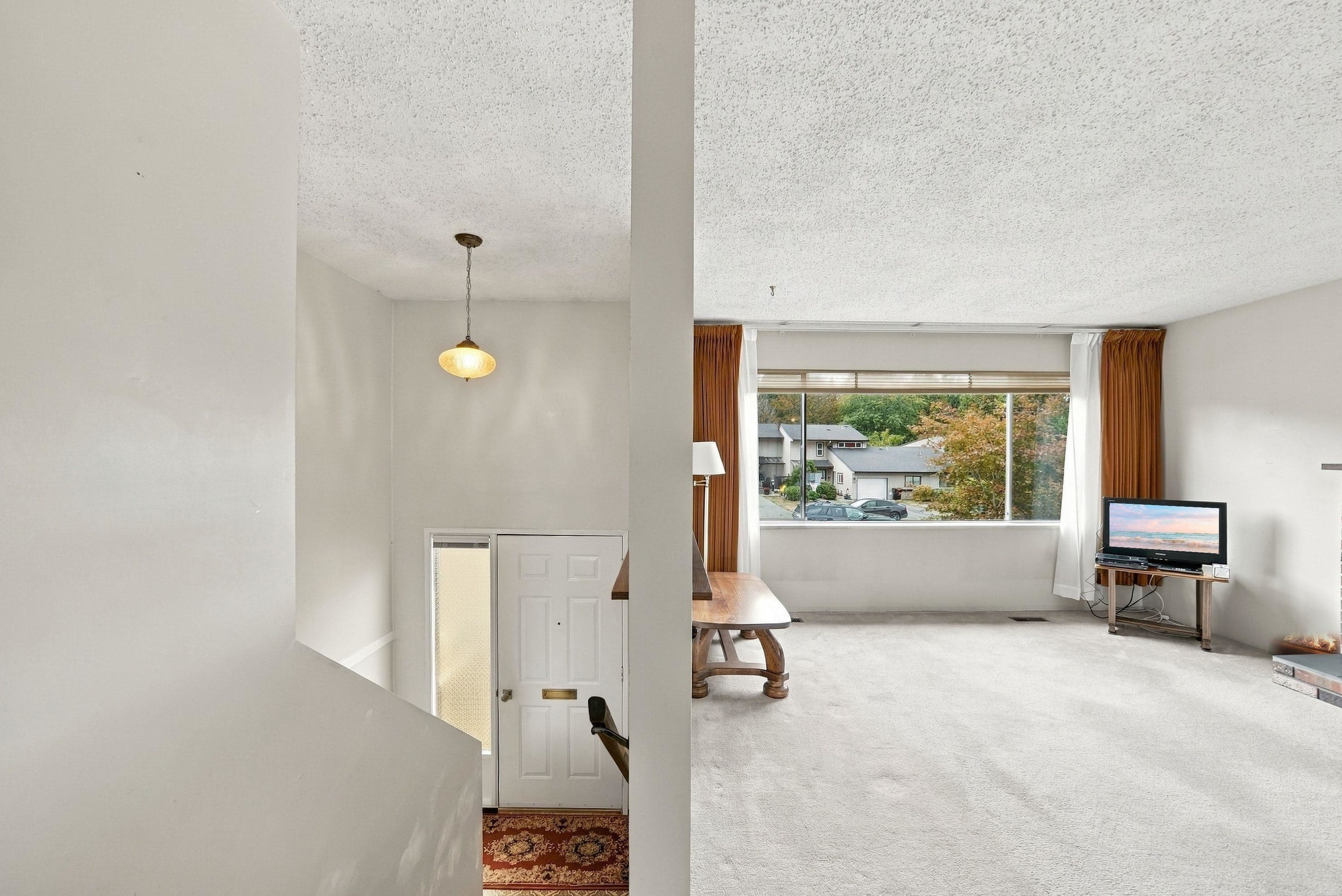 4846 207a Street, Langley, V3A 6V9 — photo 4