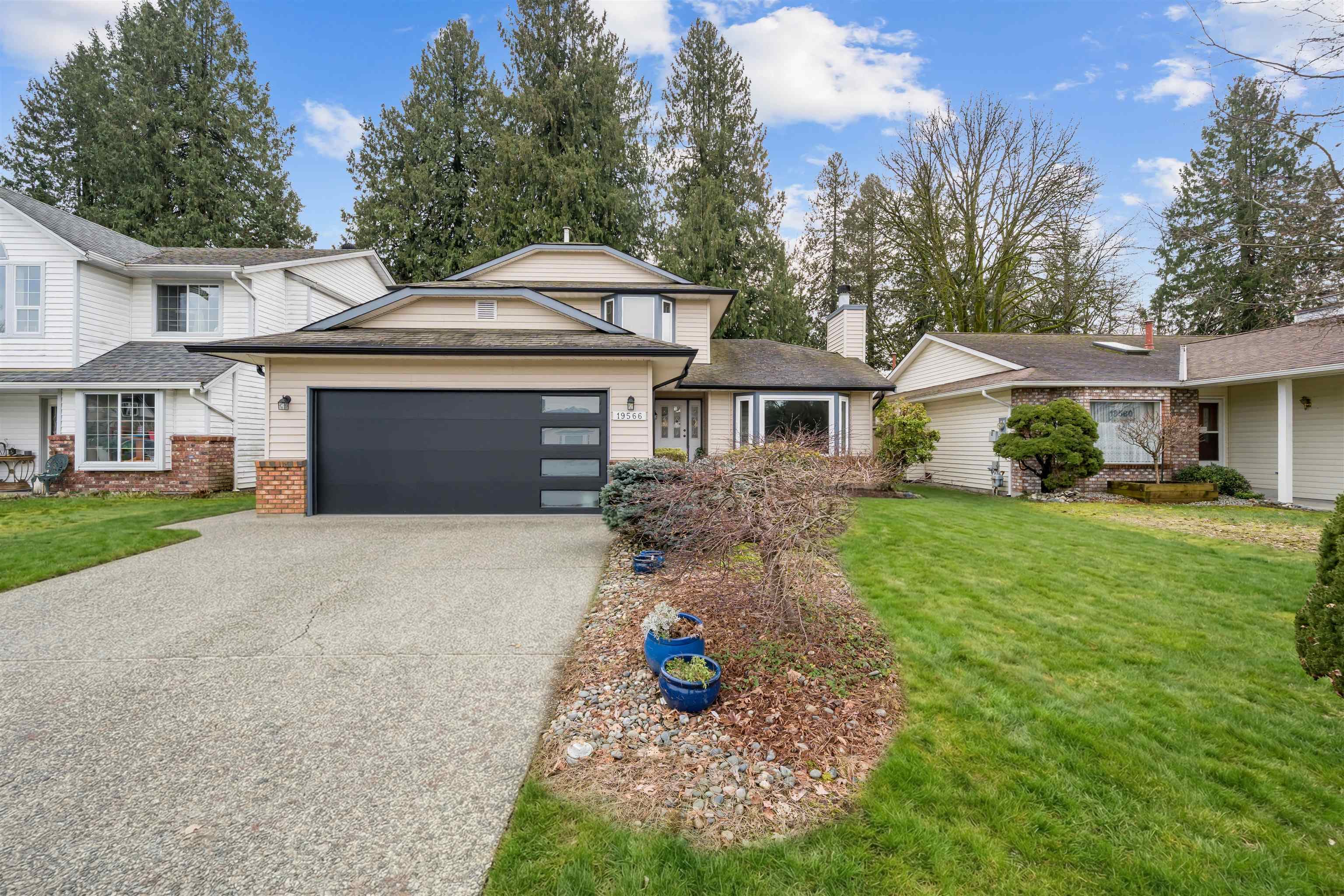 19566 Park Road, Pitt Meadows, V3Y 1B1 — photo 2