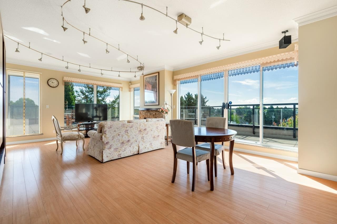 419 - 8480 Granville Avenue, Richmond