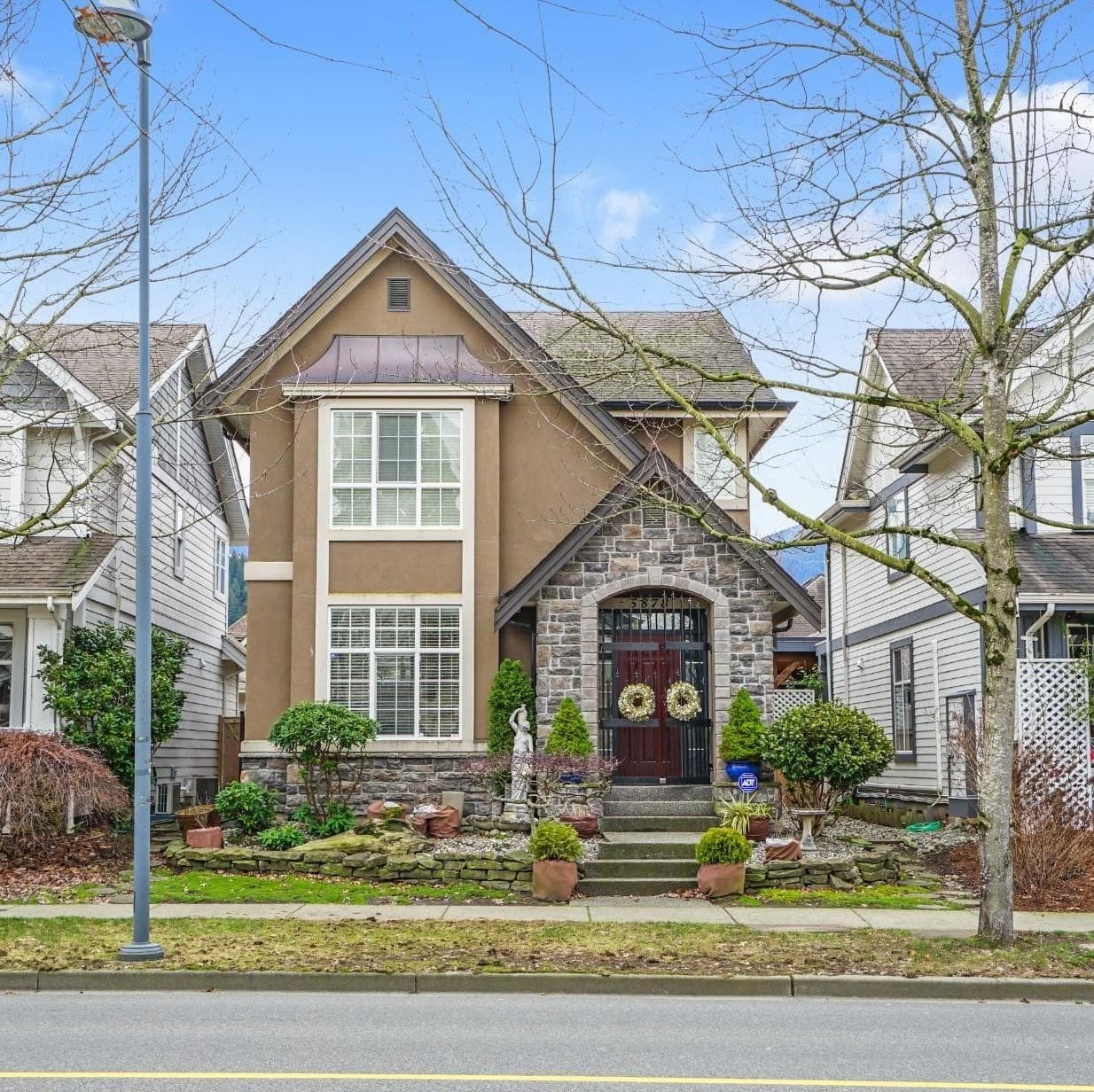5878 Garrison Boulevard, Chilliwack, V2R 5X8 — photo 1