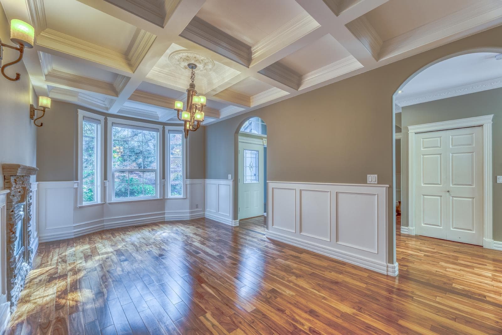 1820 Camelback Court, Coquitlam, V3E 3K4 — photo 3