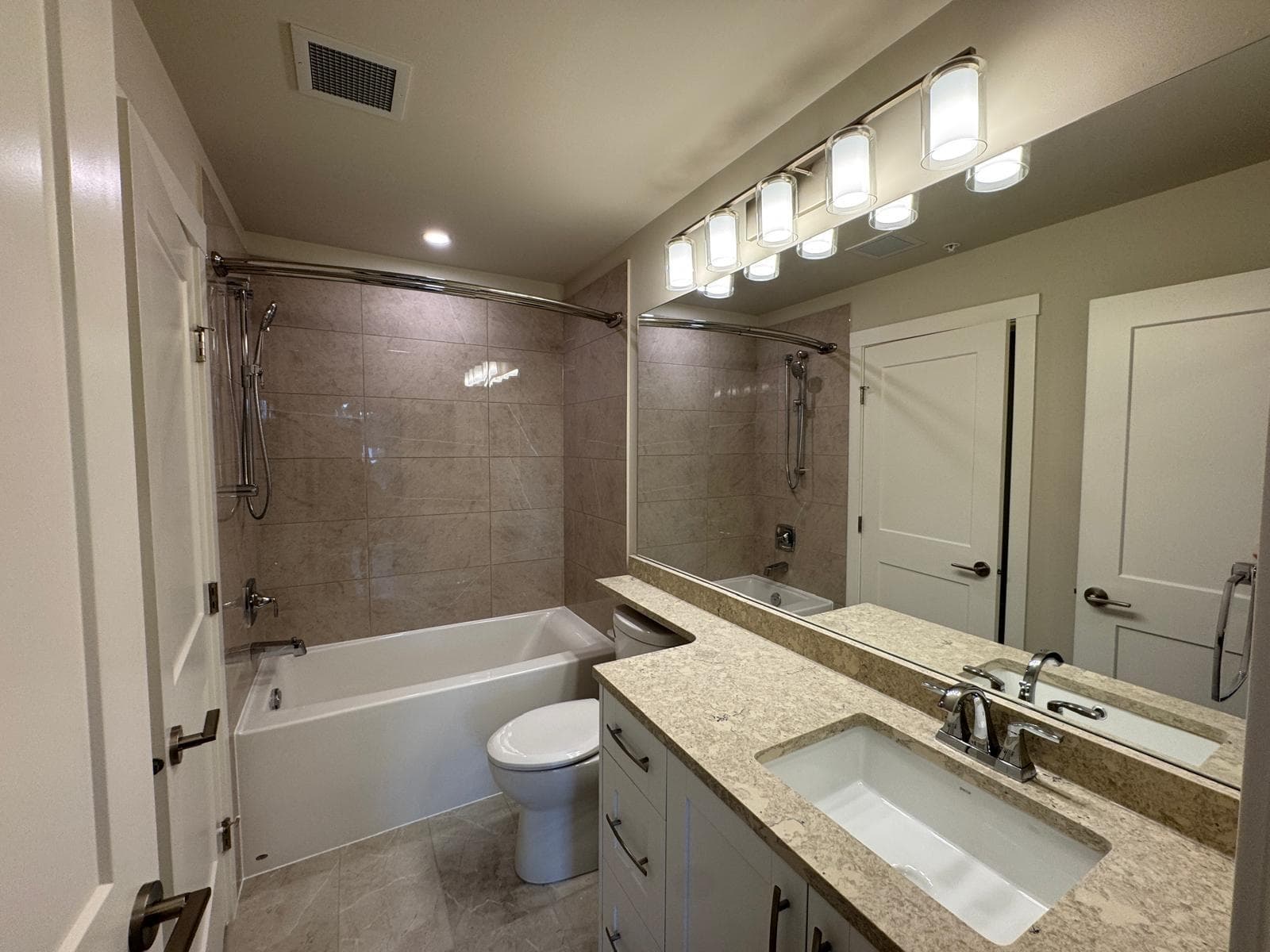 A3xx - 8233 20b Street, Langley, V2Y 4M7 — photo 3