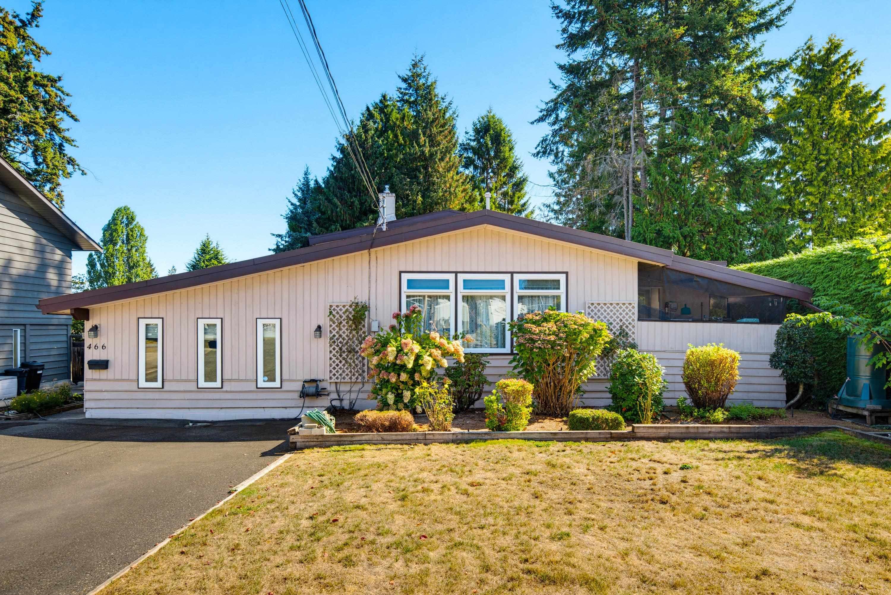 466 55 Street, Tsawwassen, V4M 3J7 — photo 1