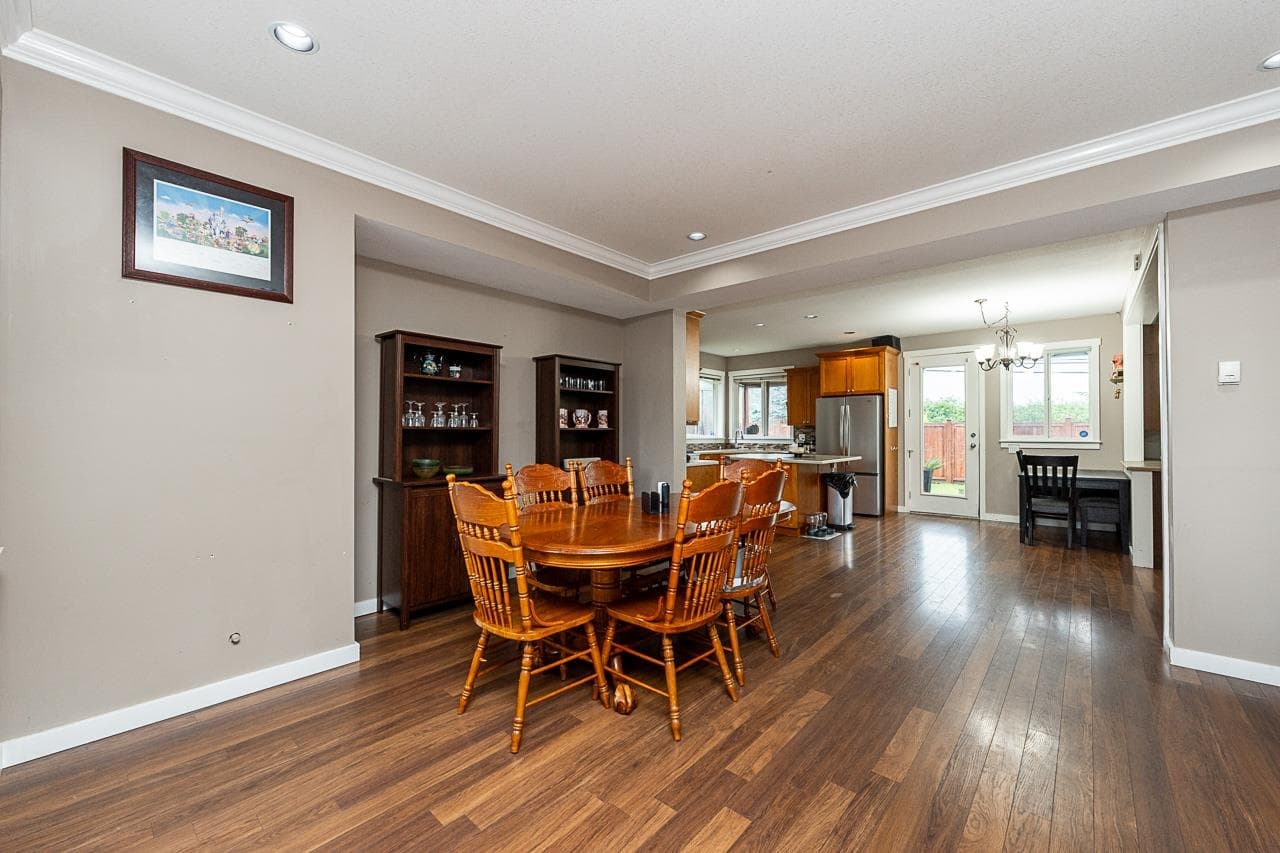 27144 25a Avenue, Langley, V4W 3N4 — photo 4