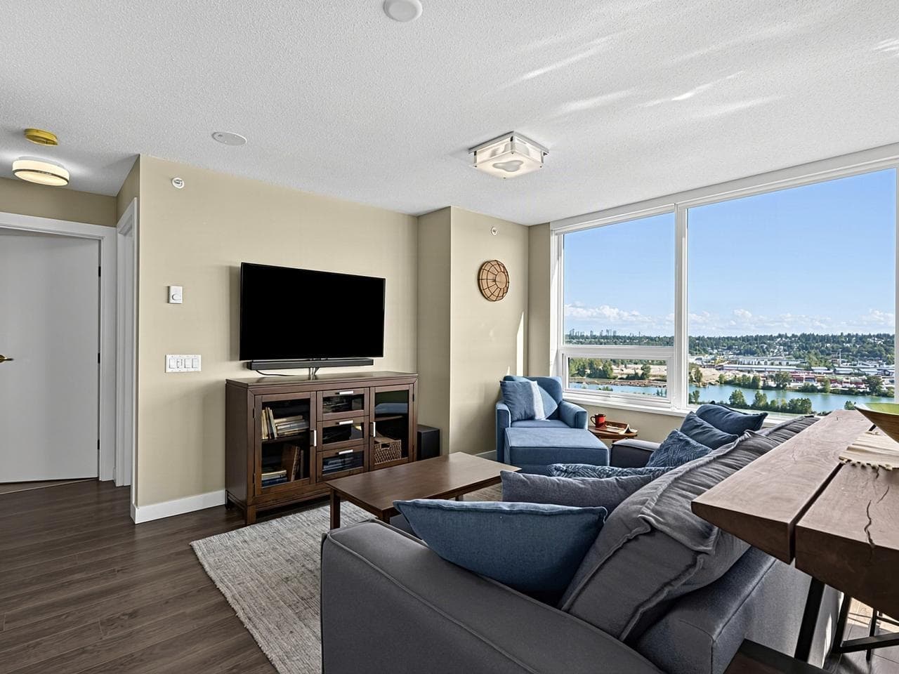 2205 - 908 Quayside Drive, New Westminster, V3M 0L4 — photo 3