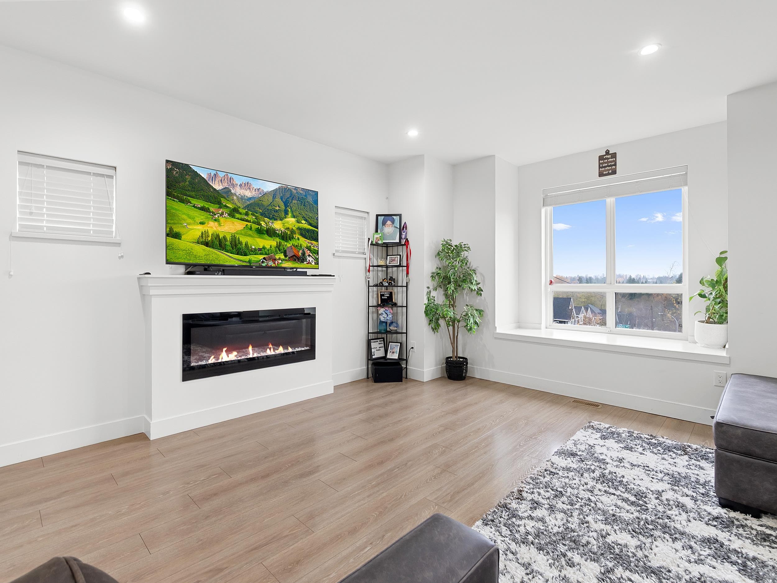 14002 60a Avenue, Surrey, V3X 0J9 — photo 3