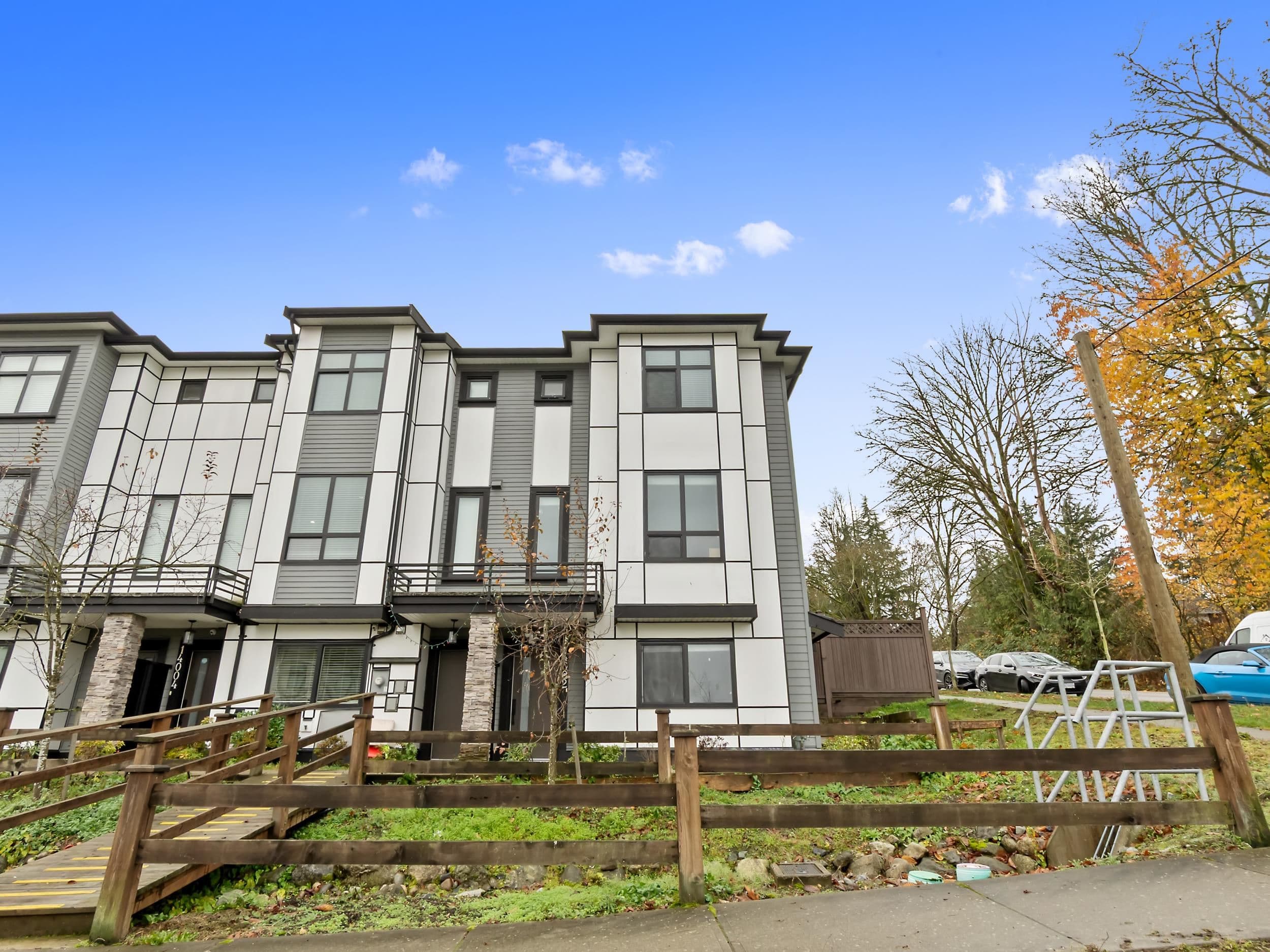 14002 60a Avenue, Surrey, V3X 0J9 — photo 1