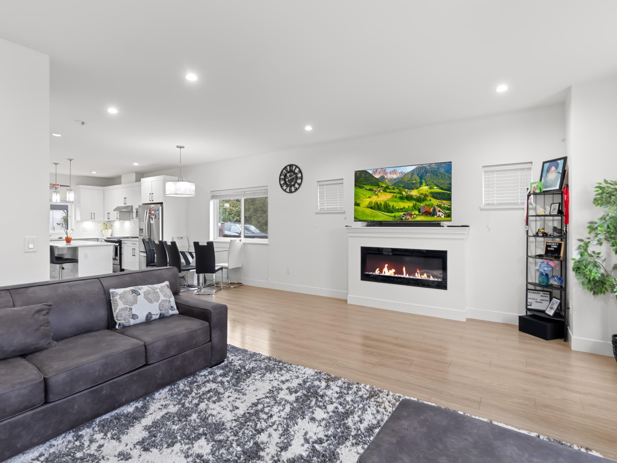14002 60a Avenue, Surrey, V3X 0J9 — photo 4