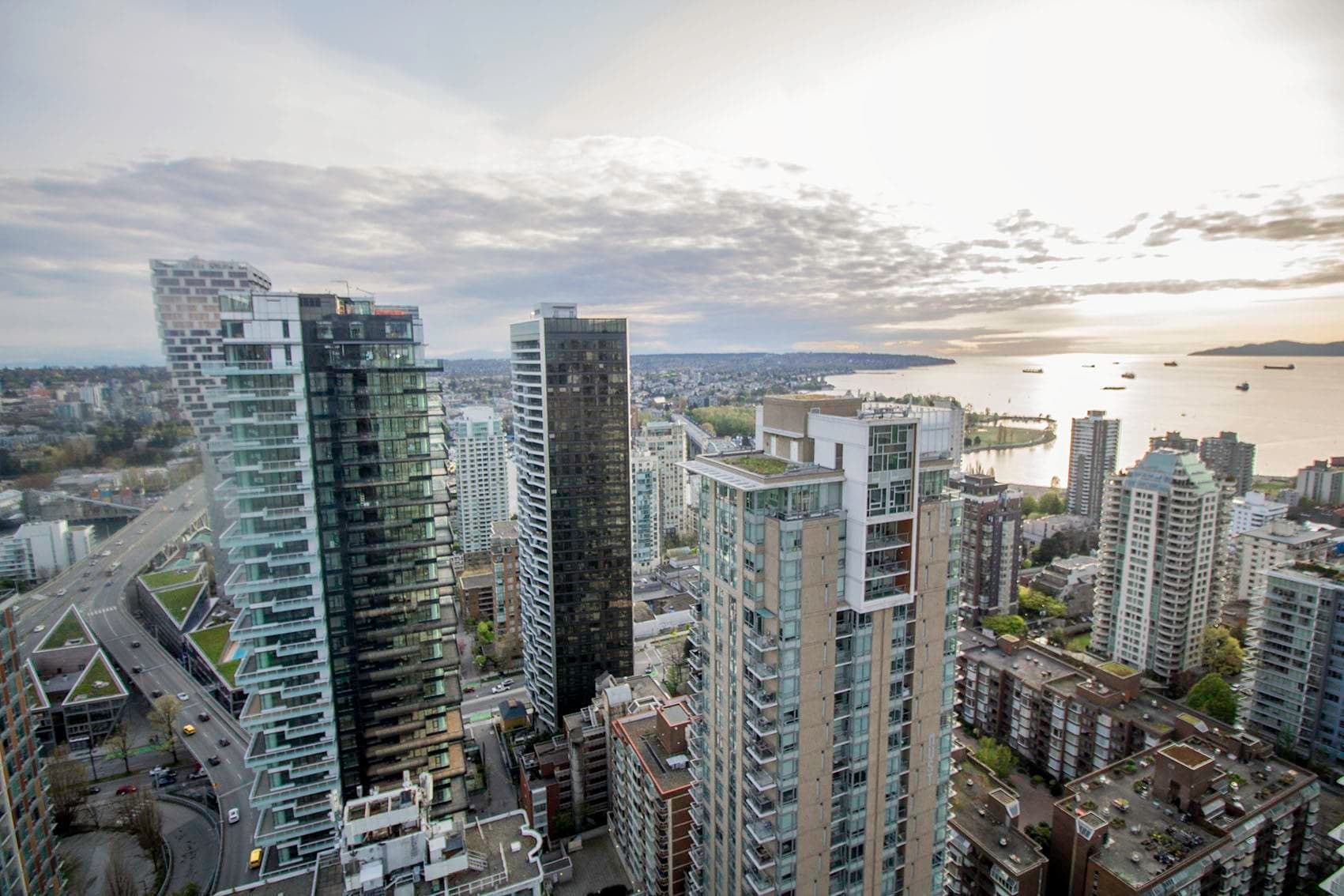 4104 - 1238 Howe Street, Vancouver